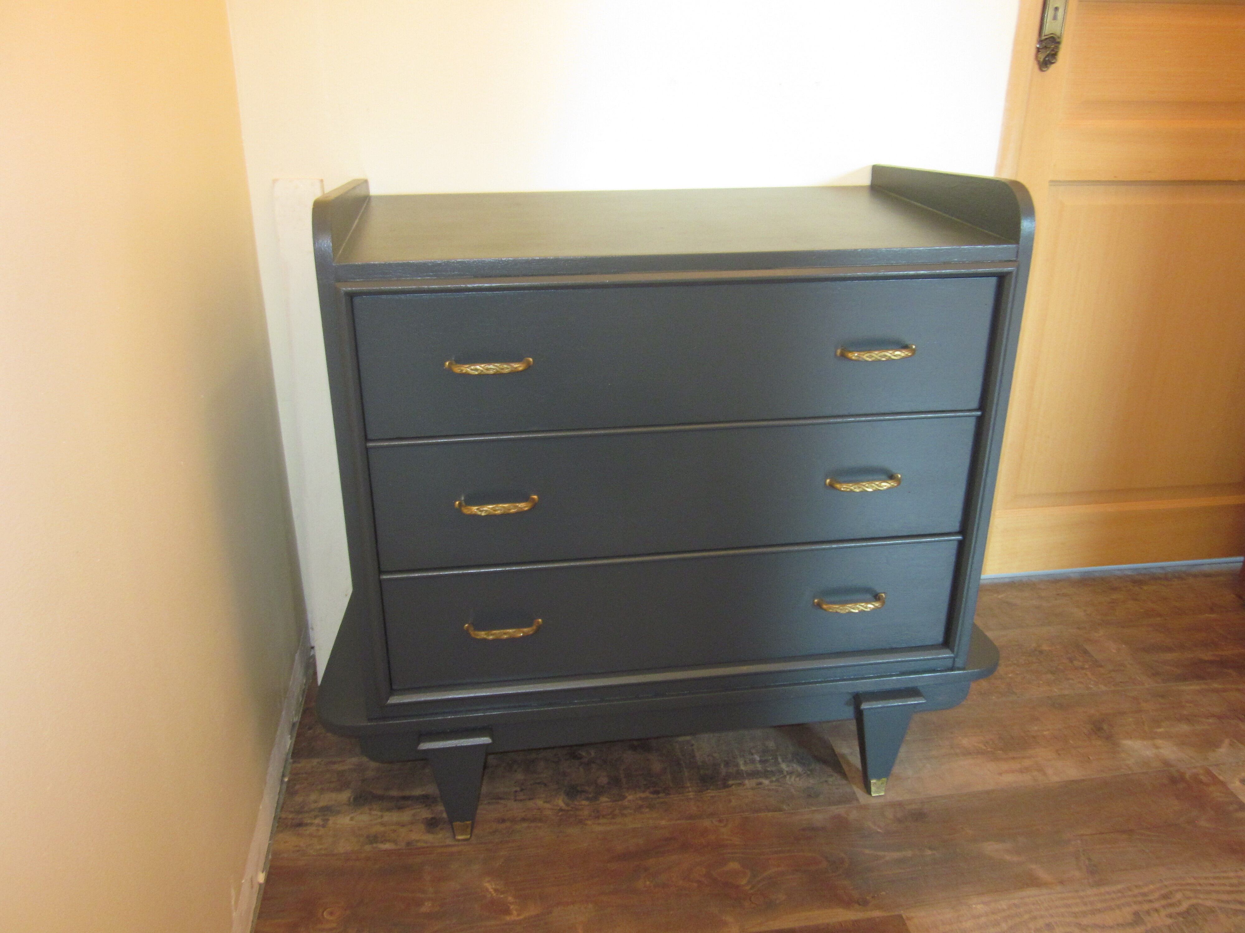 Commode vintage