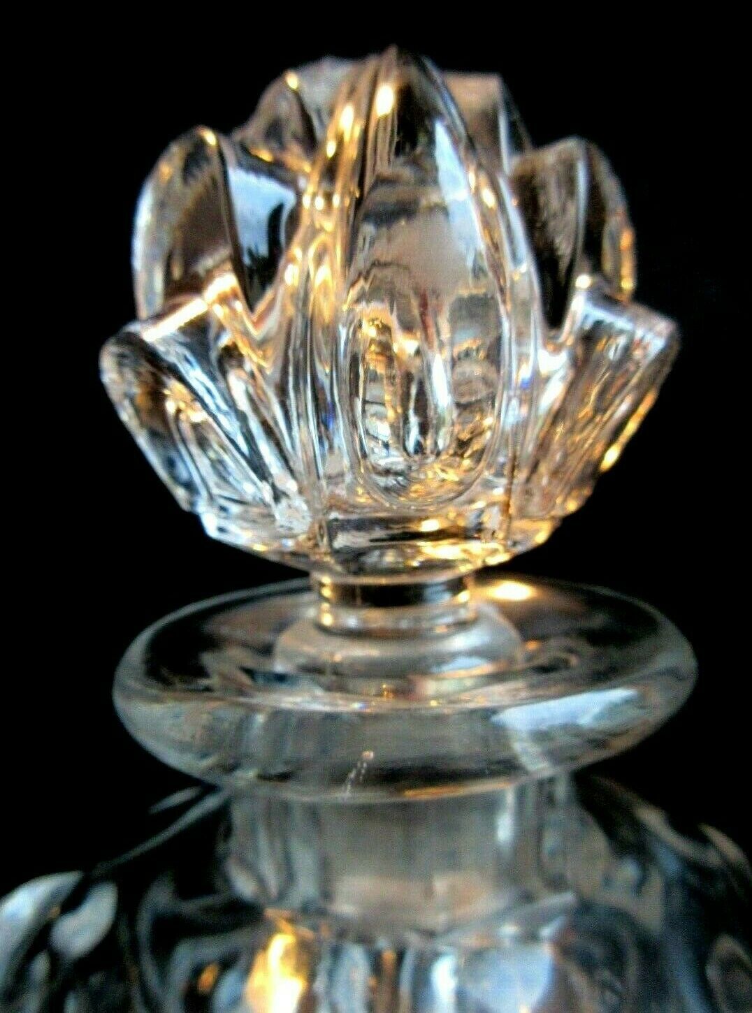 Flacon de parfum cristal Baccara ananas en forme de boule sculptée