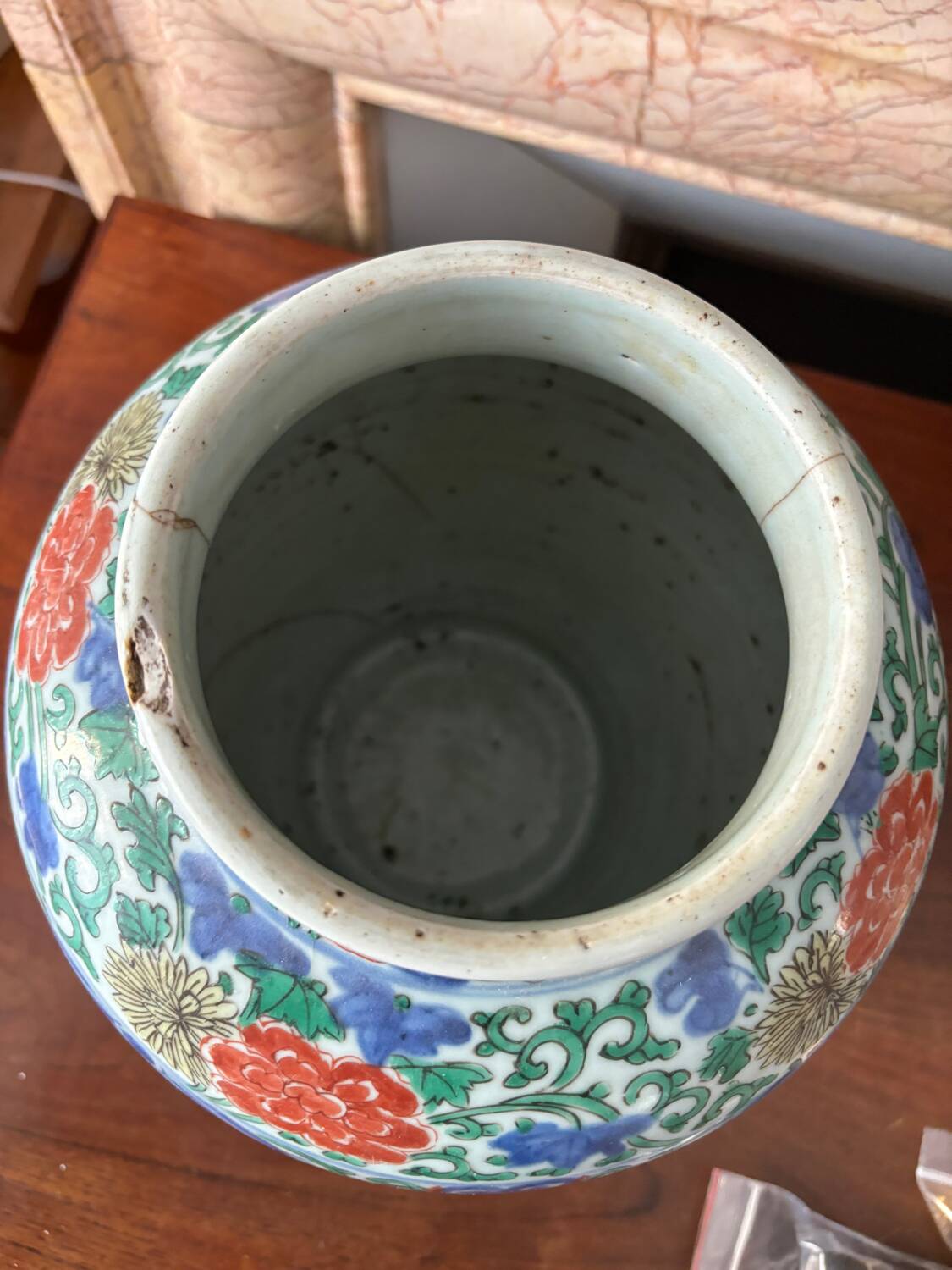 China 18th century Baluster covered pot in polychrome porcelain