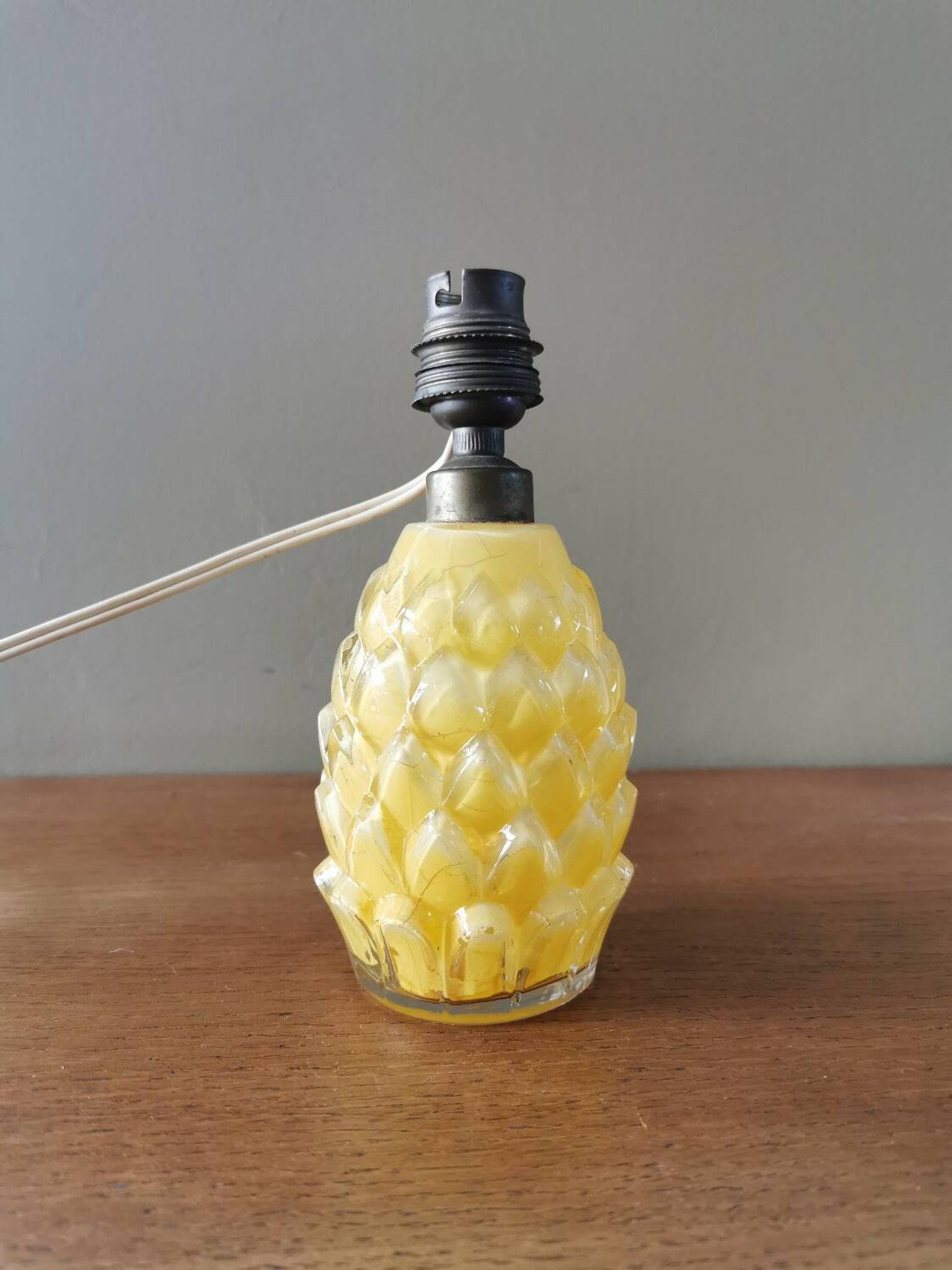 Lampe ananas vintage en verre peint