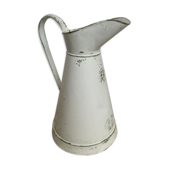 Enamelled milk jar