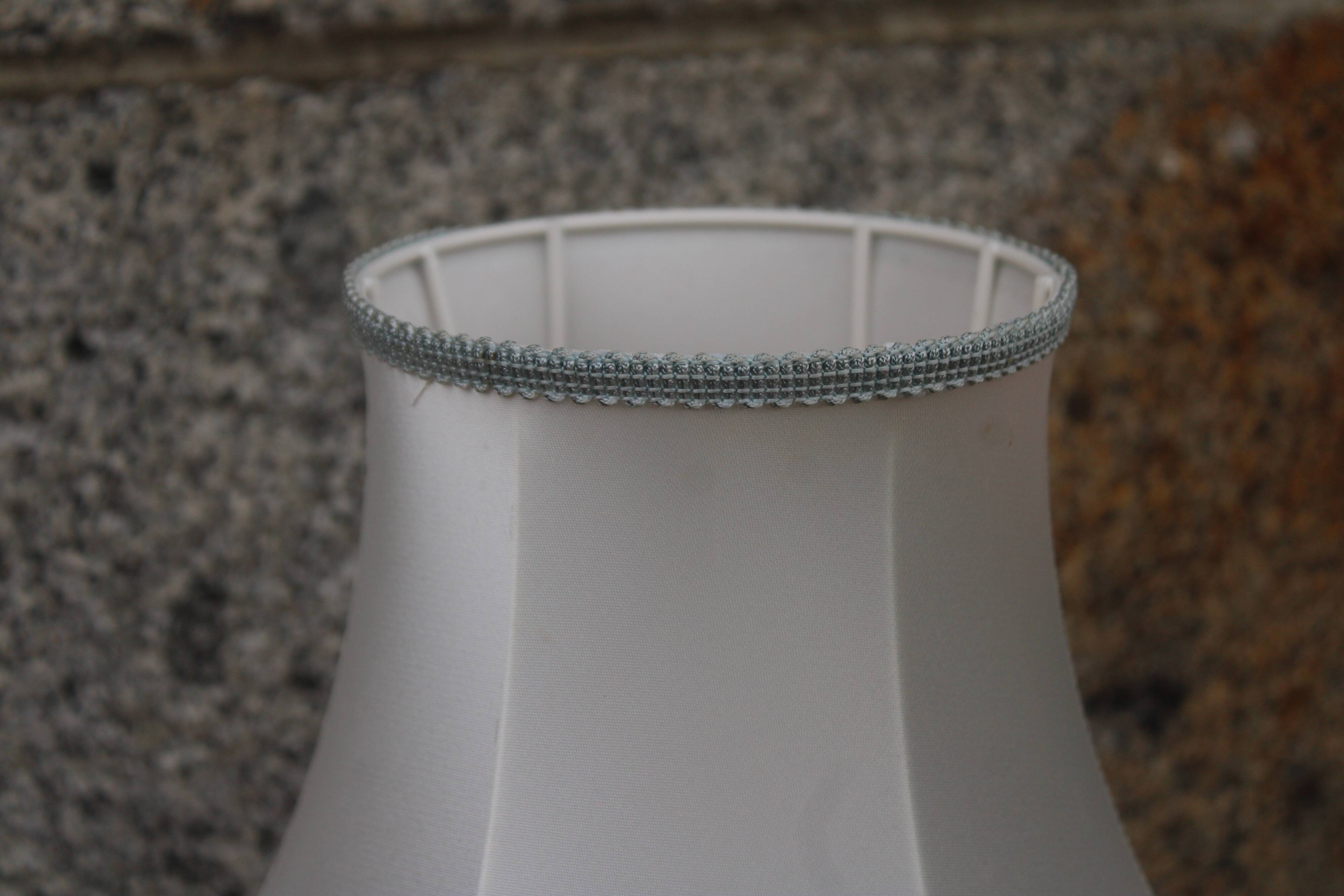 Vintage brass lamp with fringed shade – H35 cm, Ø20 cm