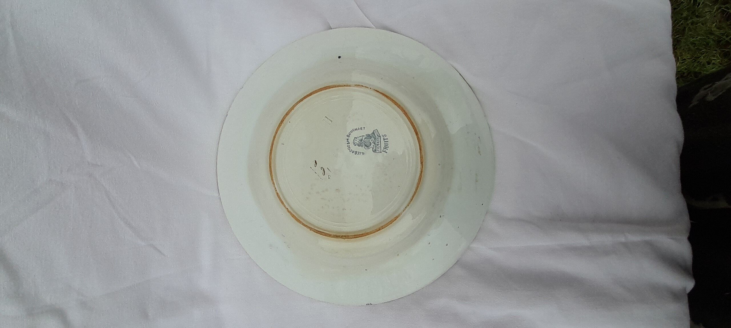 Lebacqz and Bouchart plate fruit model in earthenware of Saint Amand