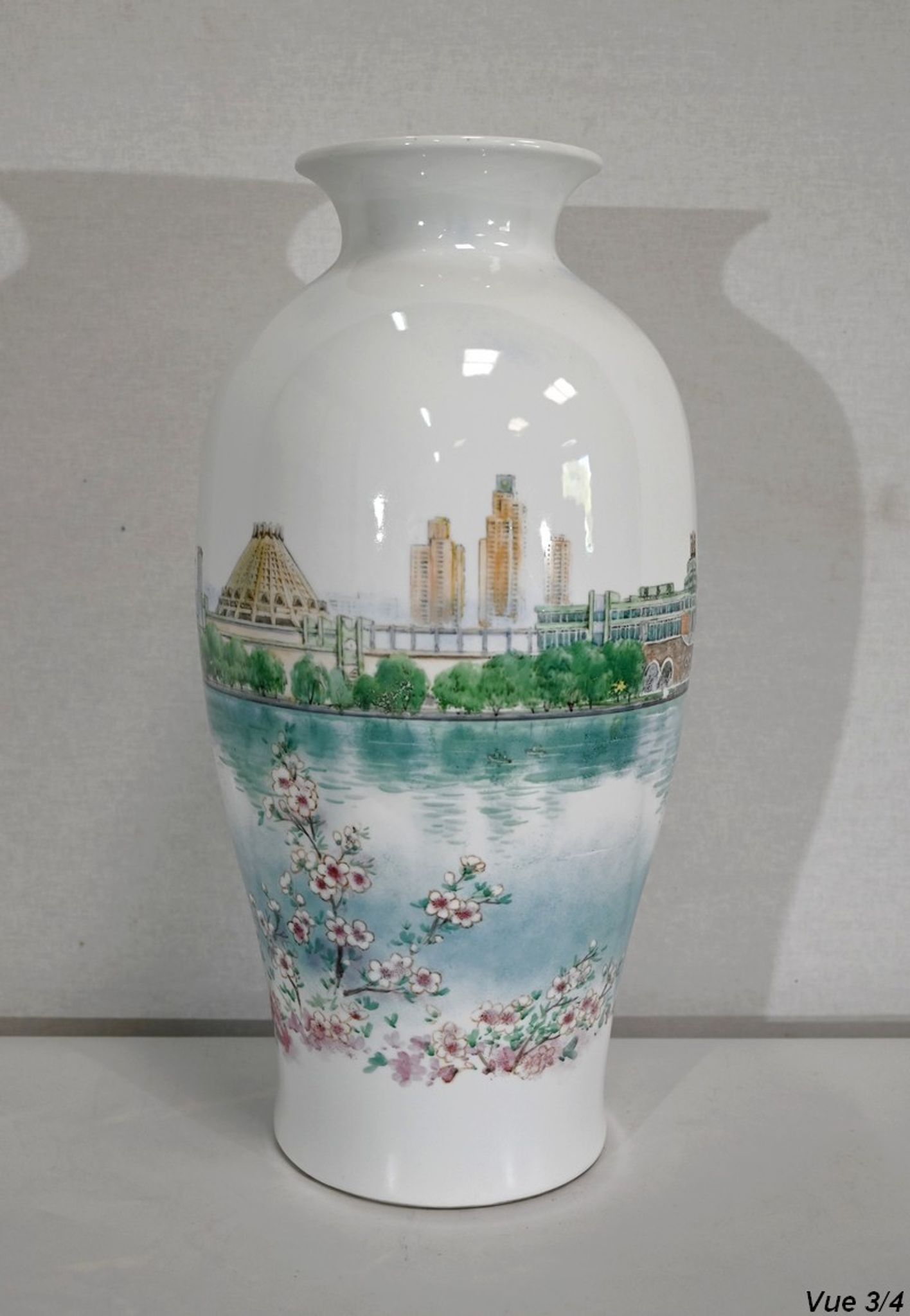 Vase en porcelaine du Japon - XXe