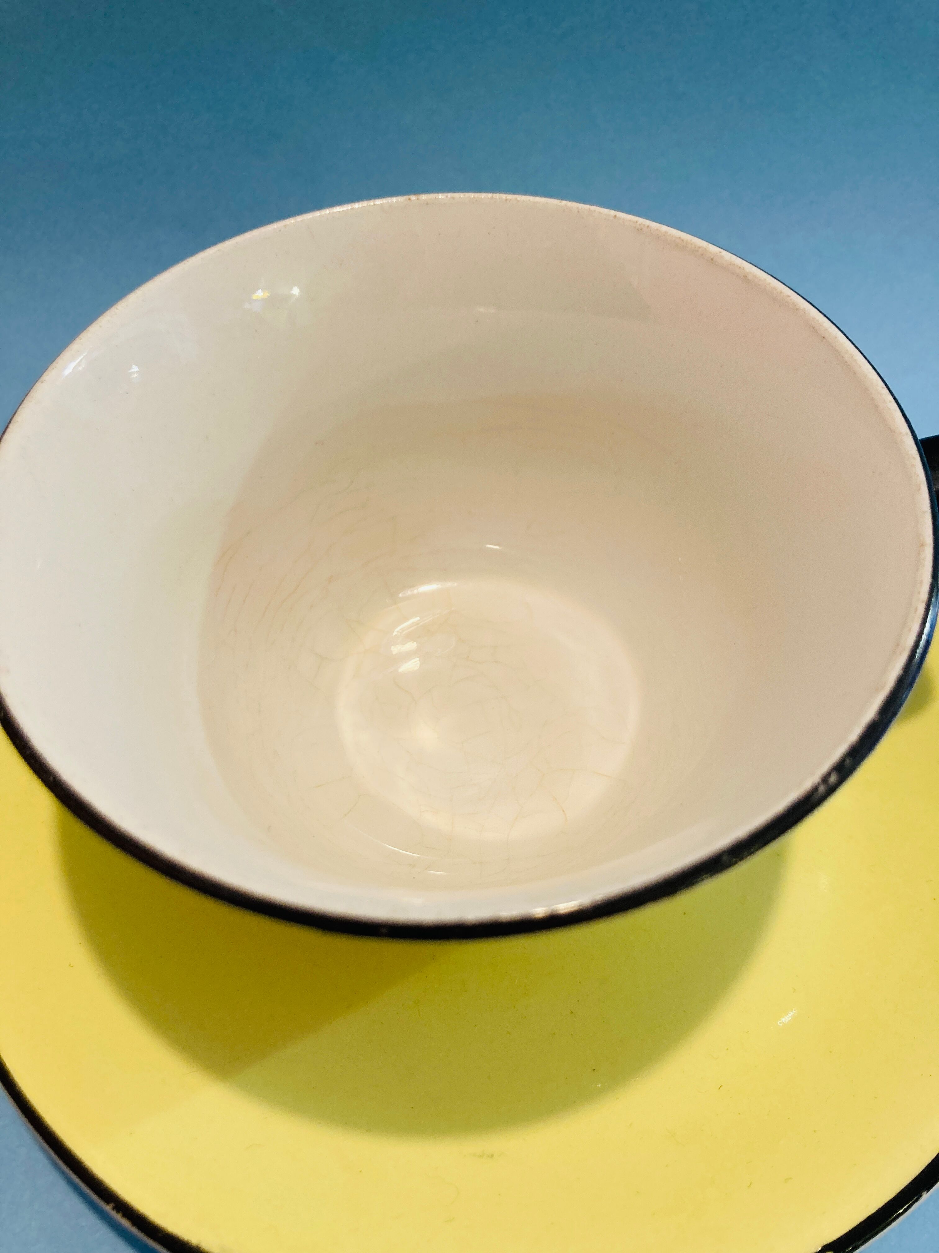 4 pastel yellow cups moulin des loups 50s