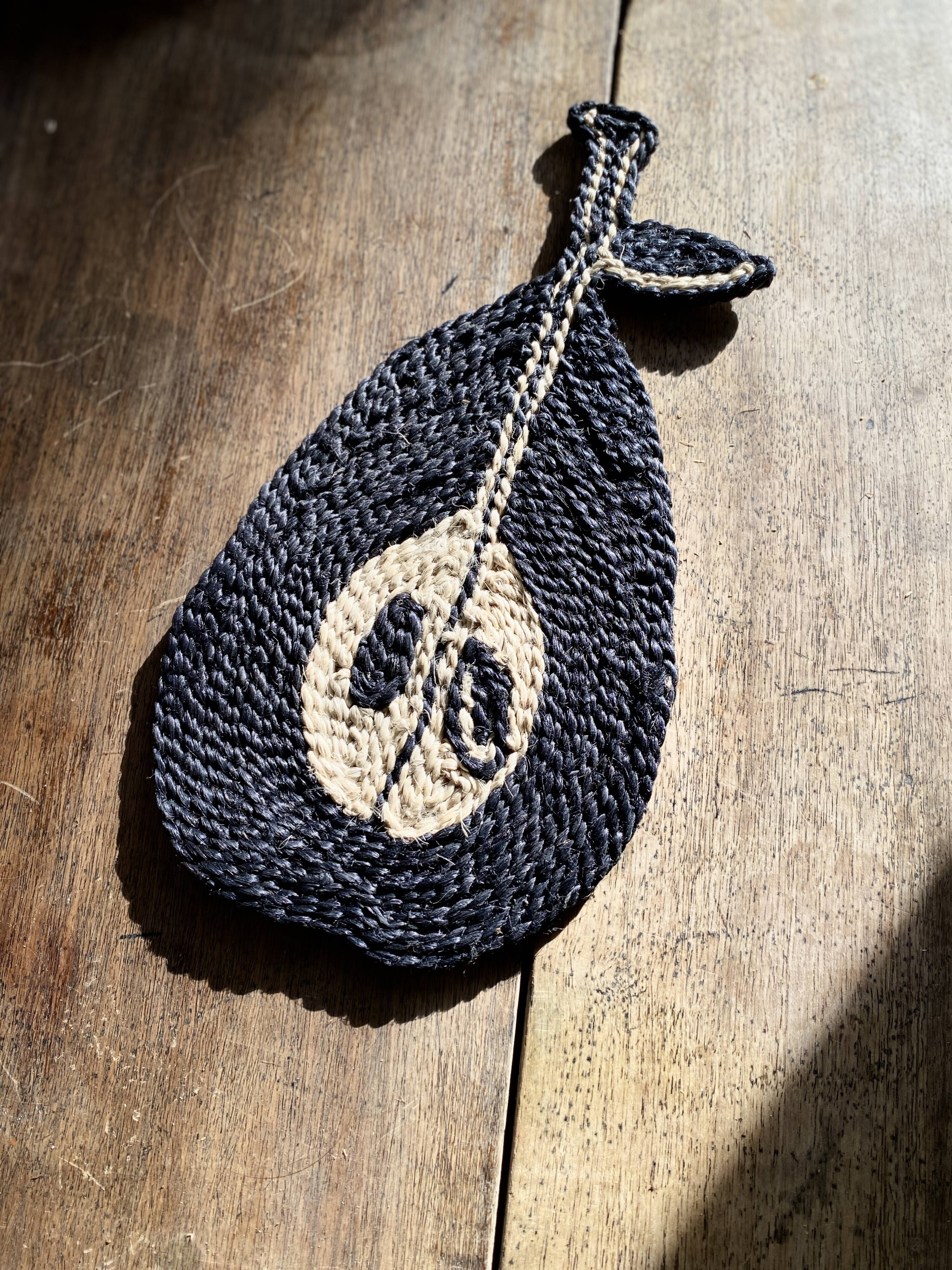 Trivet, braided fibers