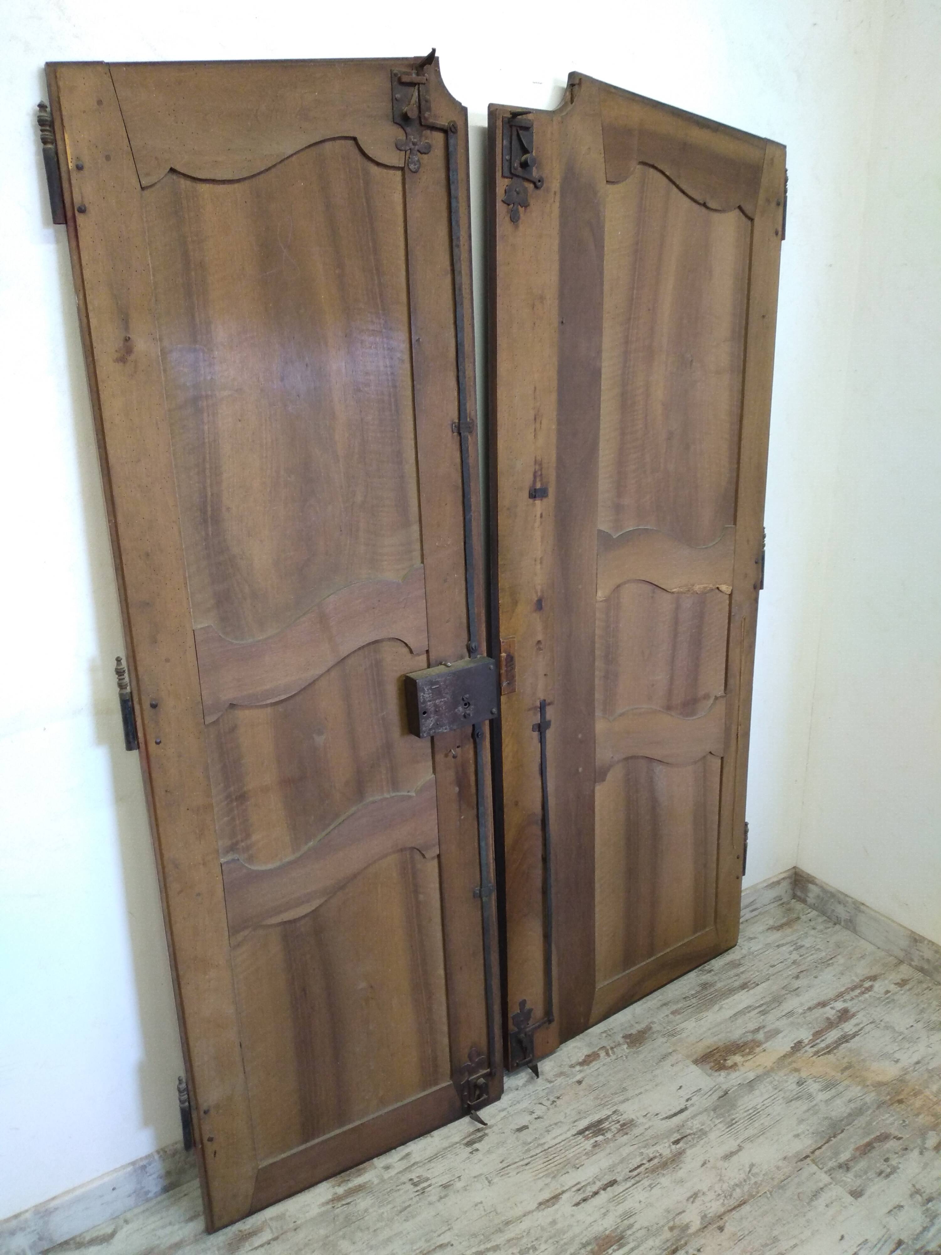 Doors with hinges