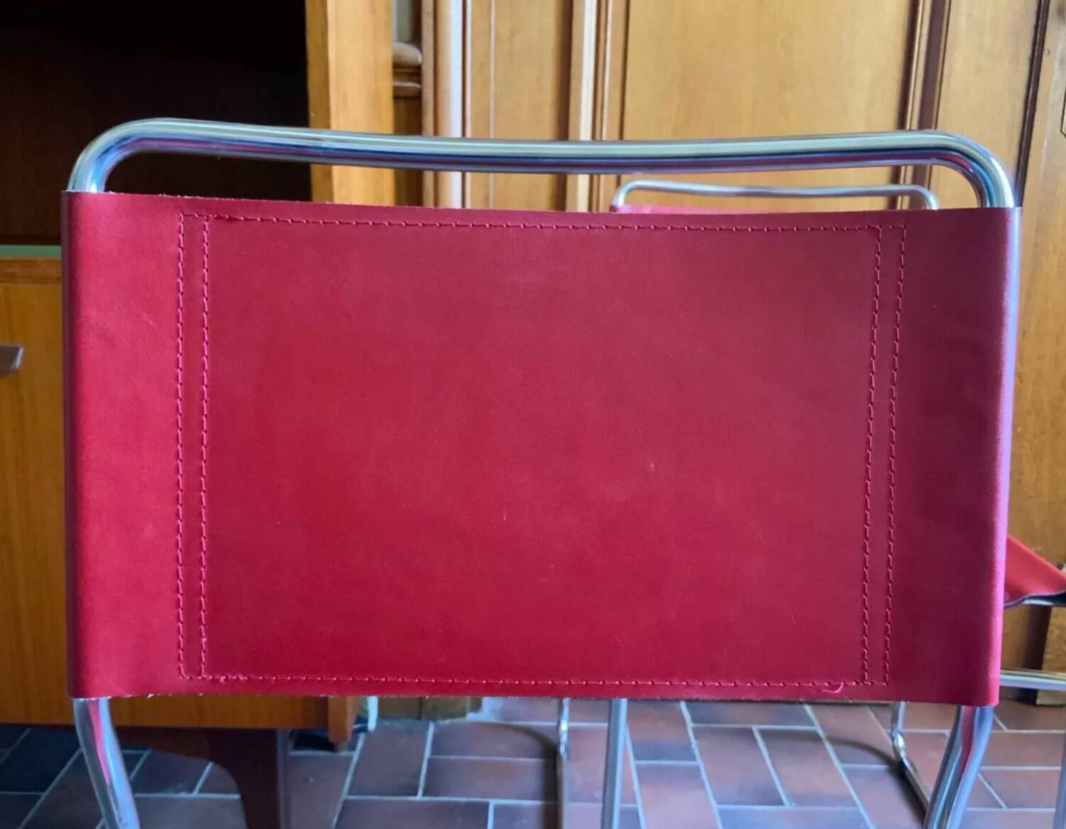 2 tubular chairs in red leatherette, Italy, Design, 1970