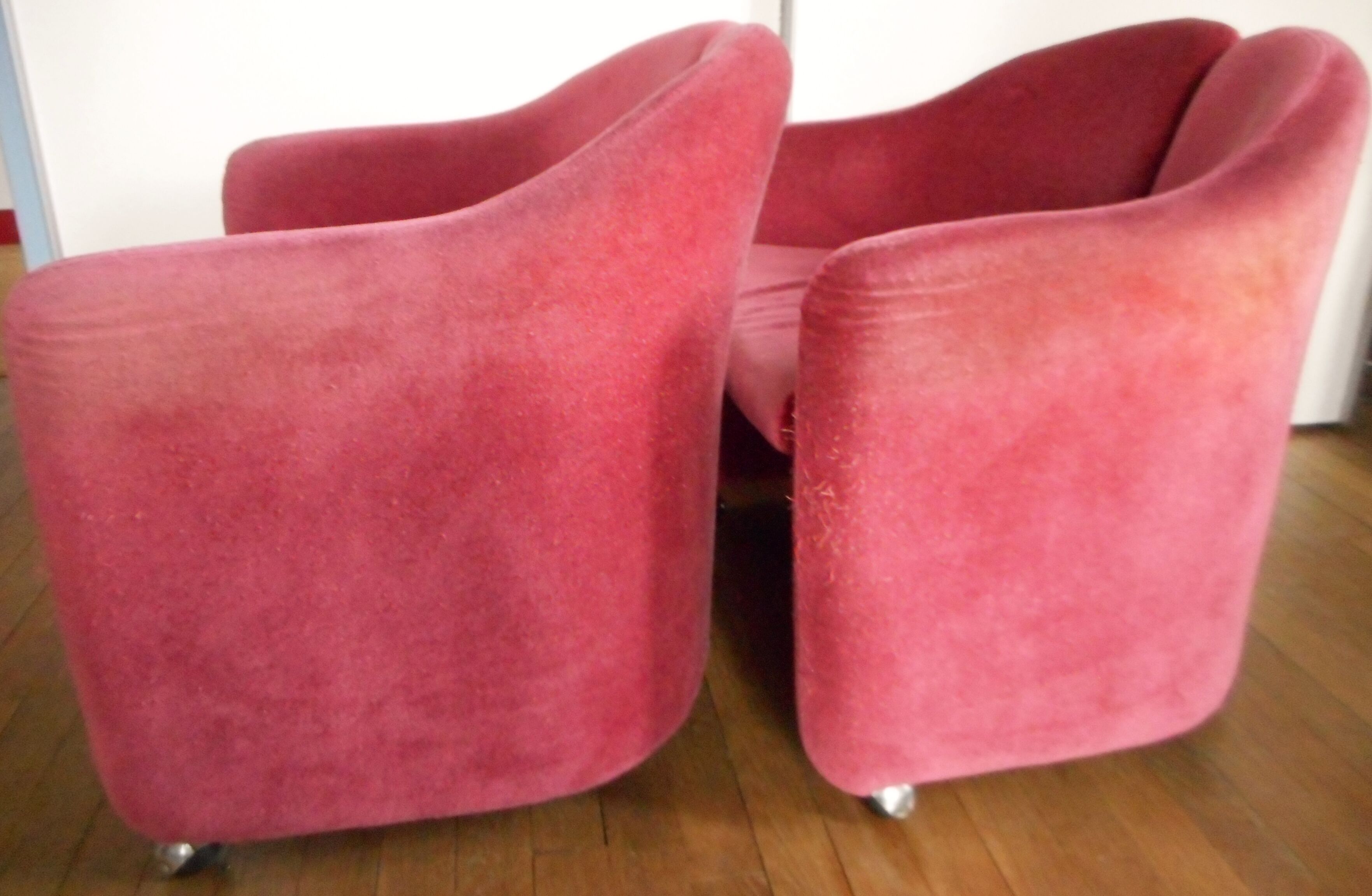 Paire de fauteuils PS142, Eugenio Gerli, 1960s, velours framboise
