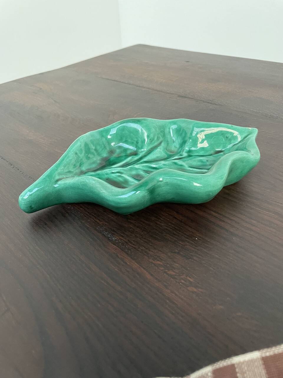 Plat feuille céramique verte