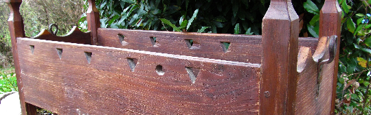 Berceau antique Français balançant 1900