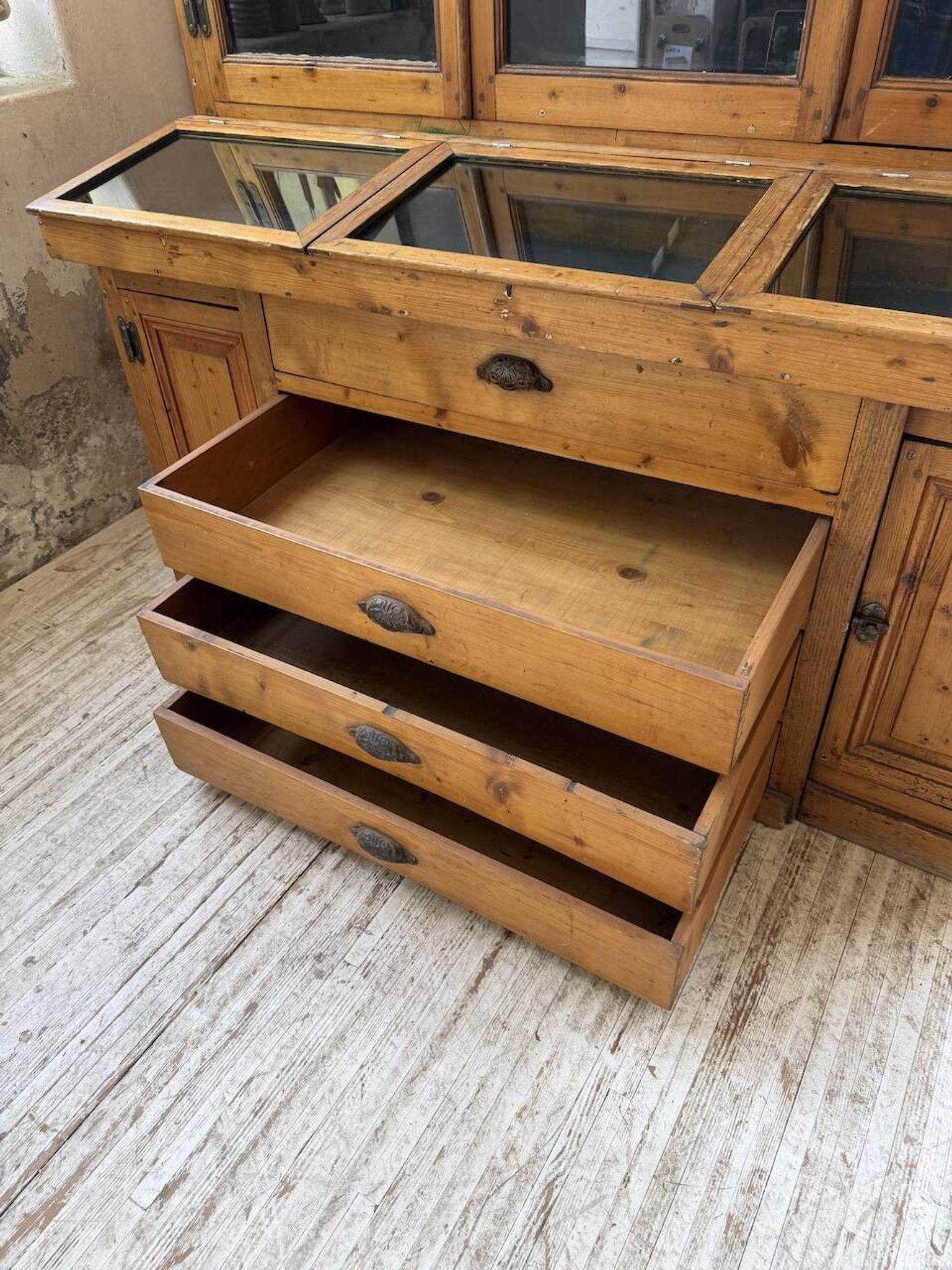 Library grocery Napoleon 19th century
