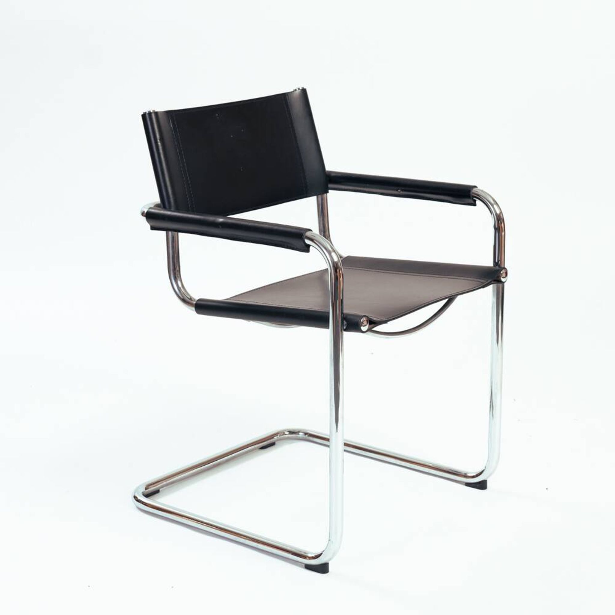 Chaise Bauhaus Mart Stam Marcel Breuer en cuir noir, Fasem 1980