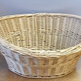 Oval wicker basket
