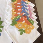 Nappe fleurie et ses 8 serviettes vintage