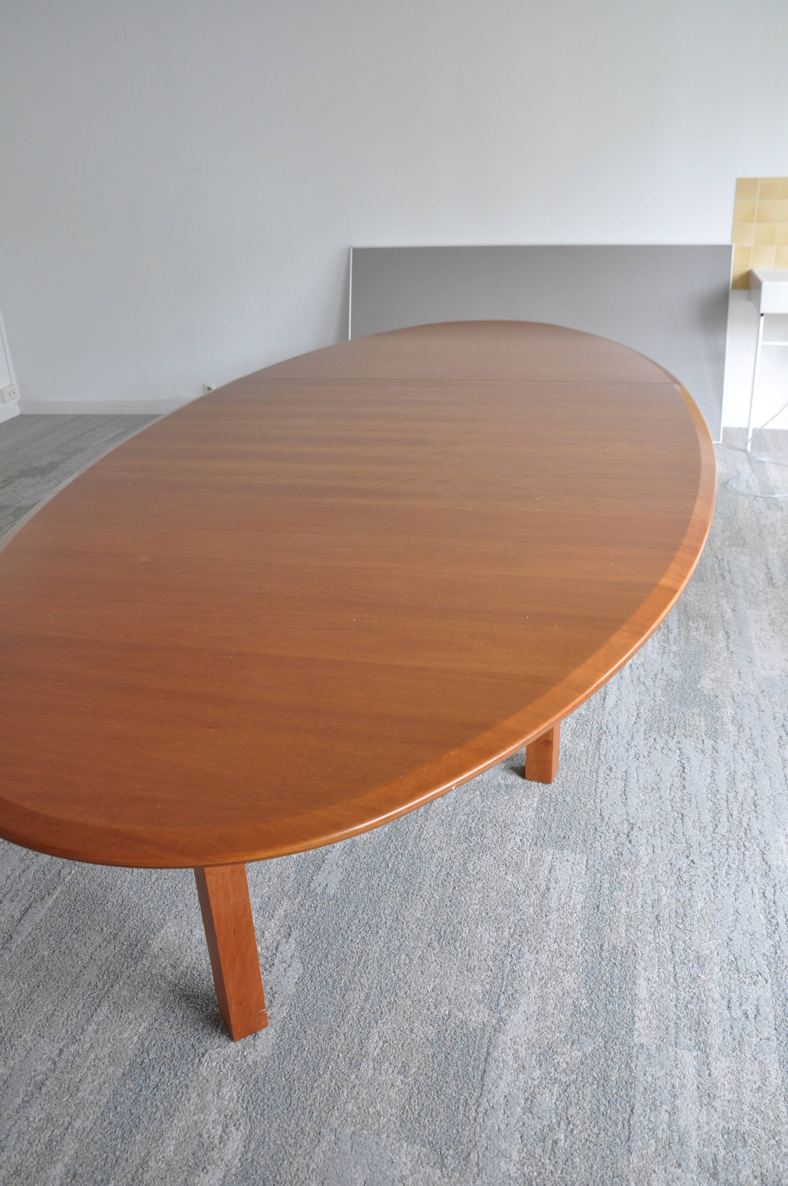 Grande table de conférence