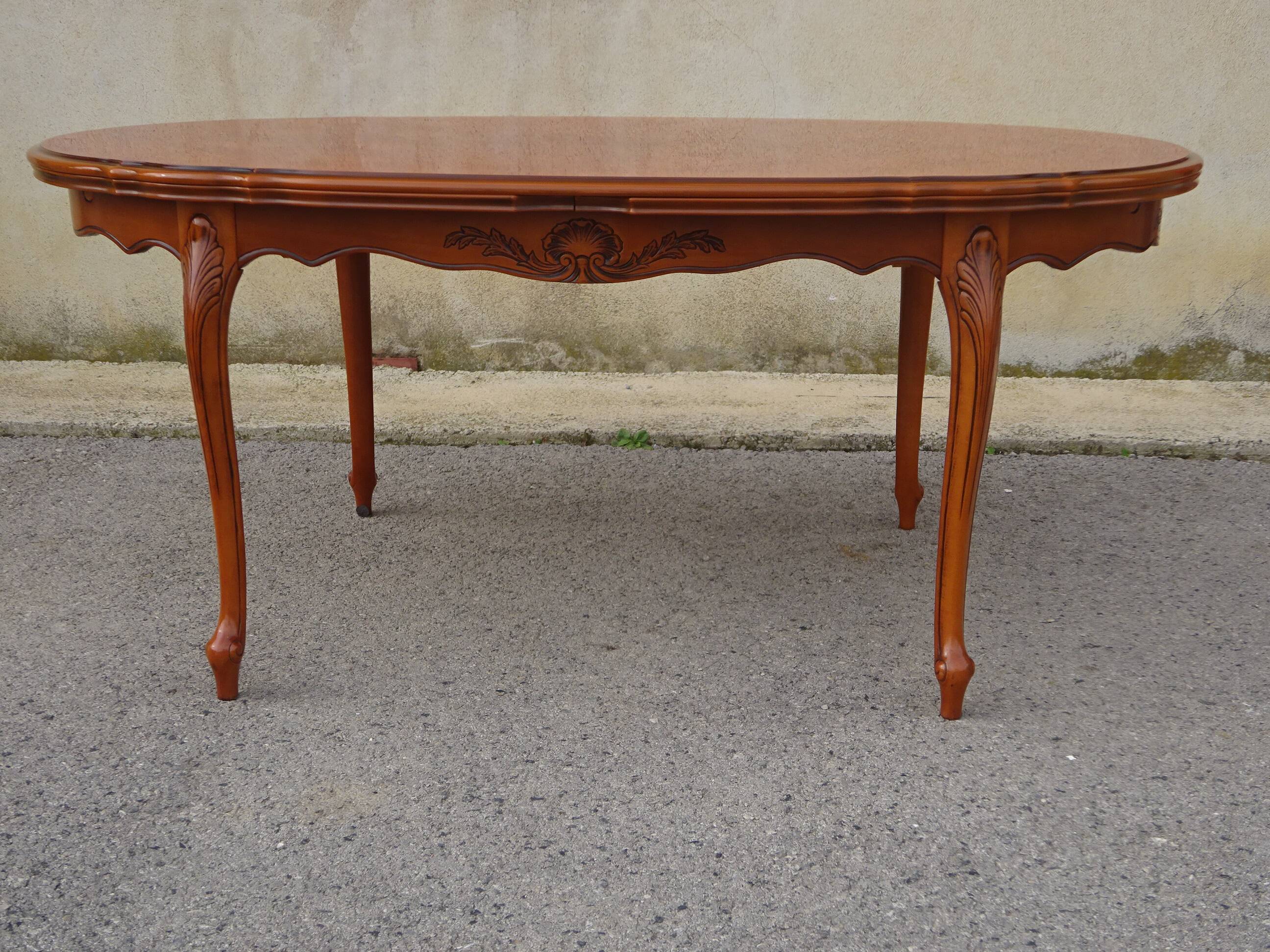 Table ovale avec rallonges, style Louis XV