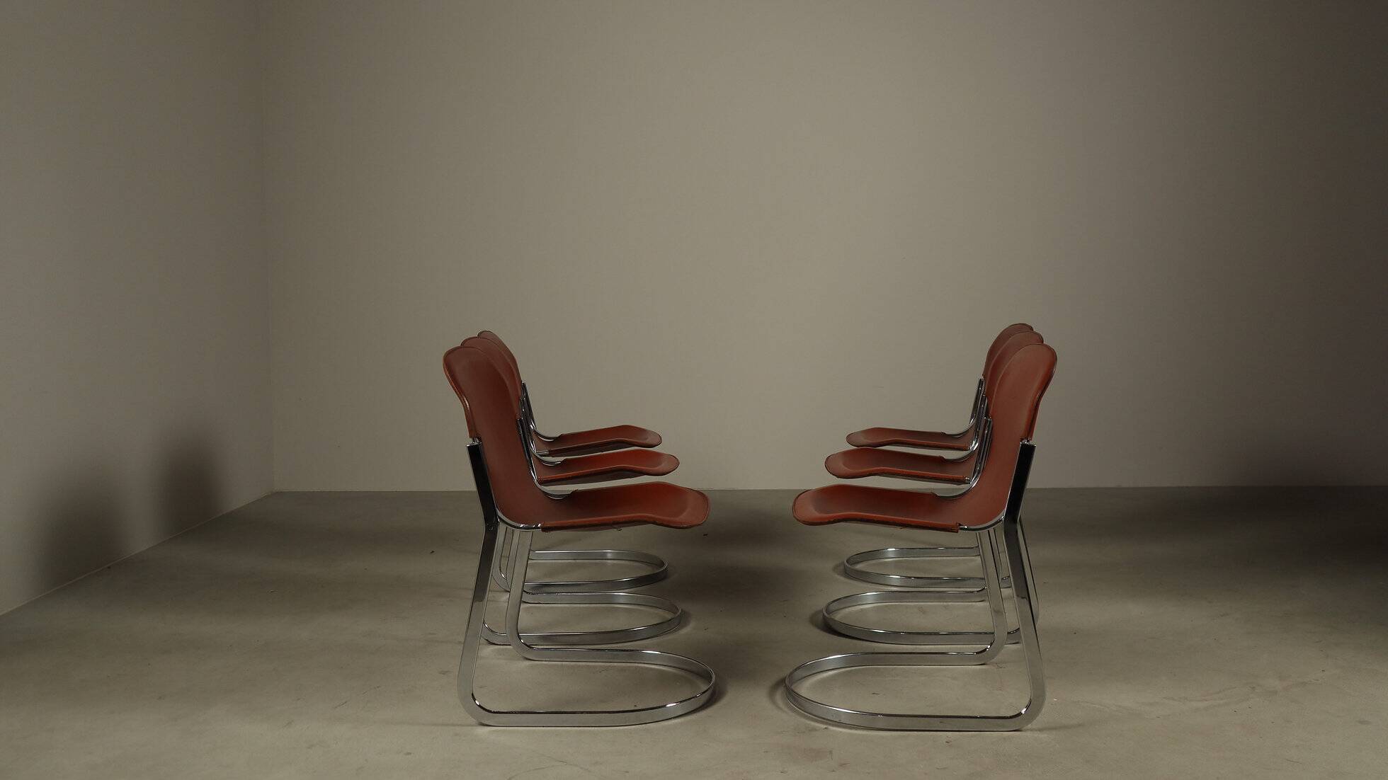 Ensemble de six chaises de salle à manger en cuir à structure cantilever par Willy Rizzo pour Cidue, années 1970.