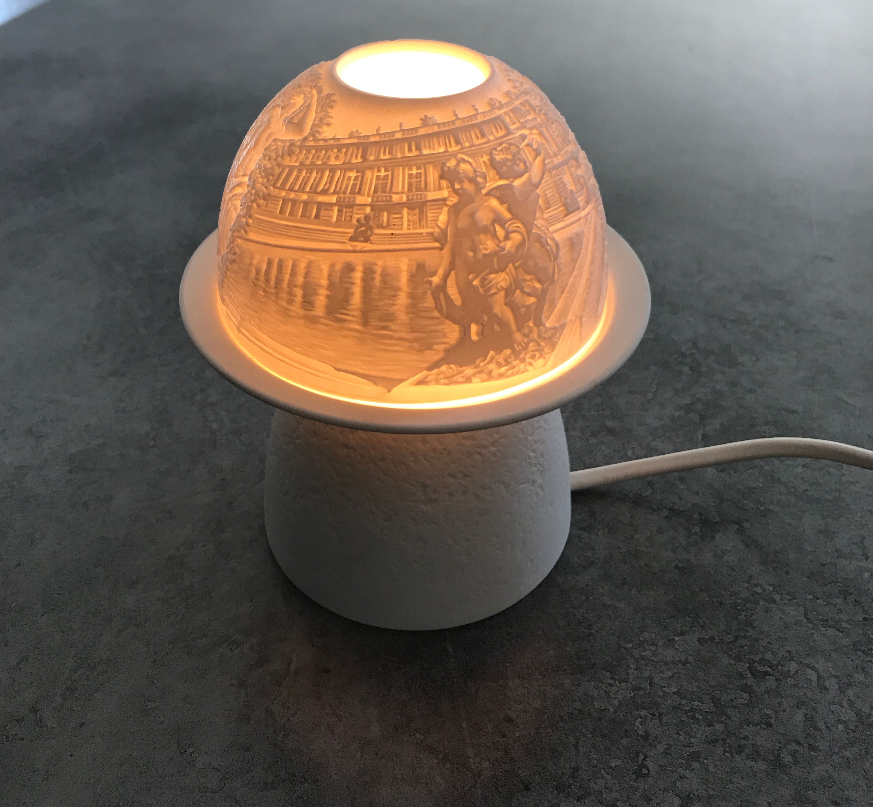 LAMP Night light Lithophanie BERNARDAUD Limoges in BISCUIT decoration VERSAILLE signed
