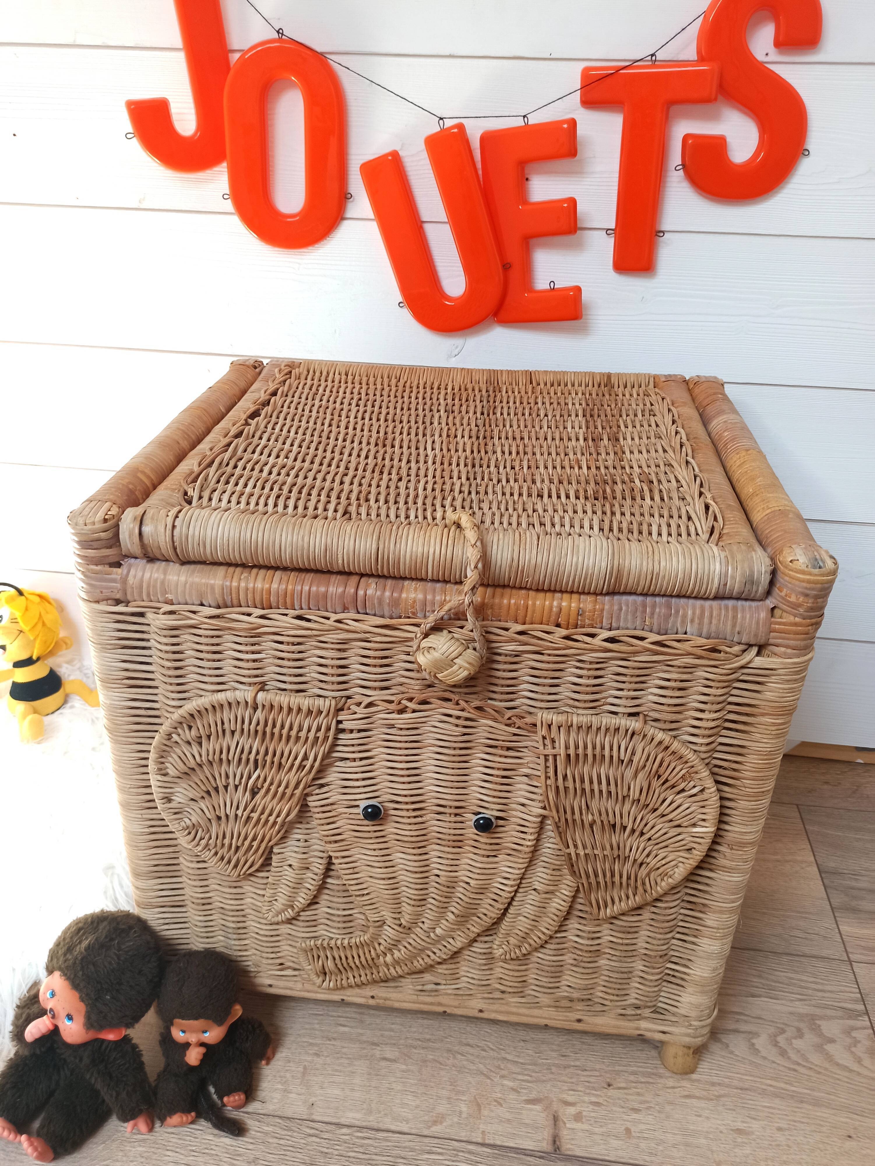 Coffre éléphant rotin