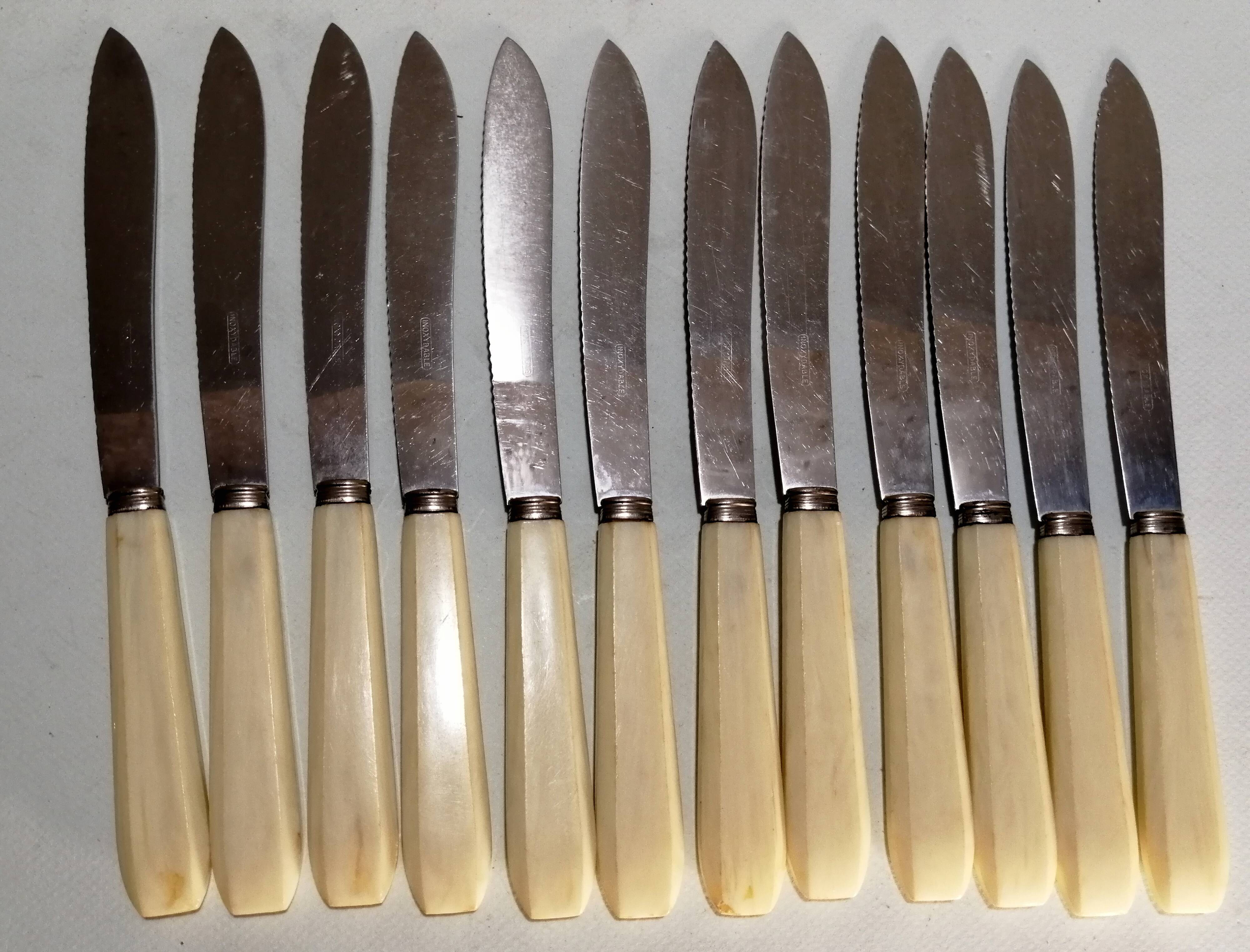 Set of 12 knives 50/60 Bakelite handle