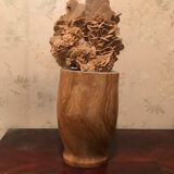 Vase en pierre avec son corail