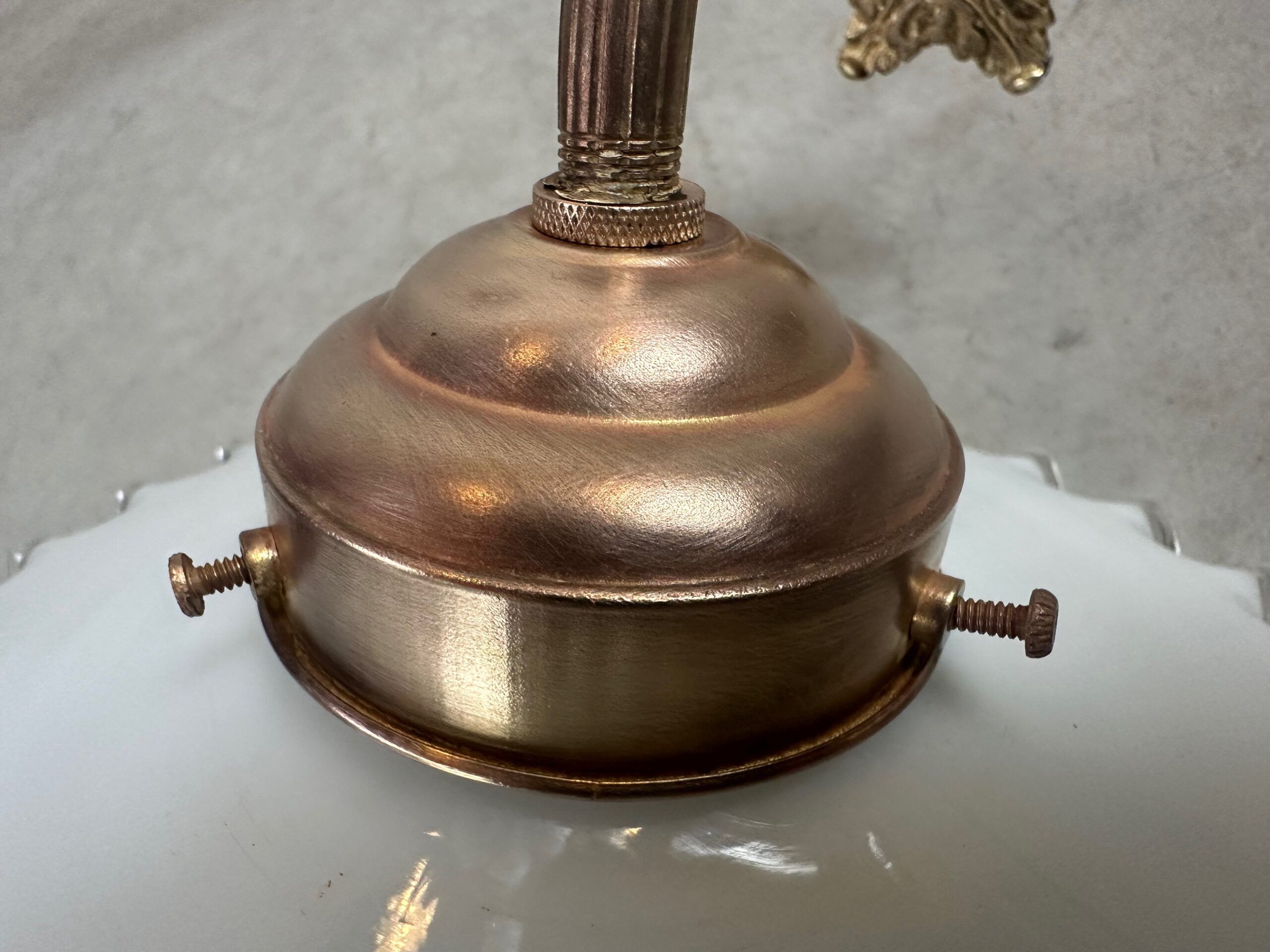 Antique wall lamp – opaline collar lamp with brass holder