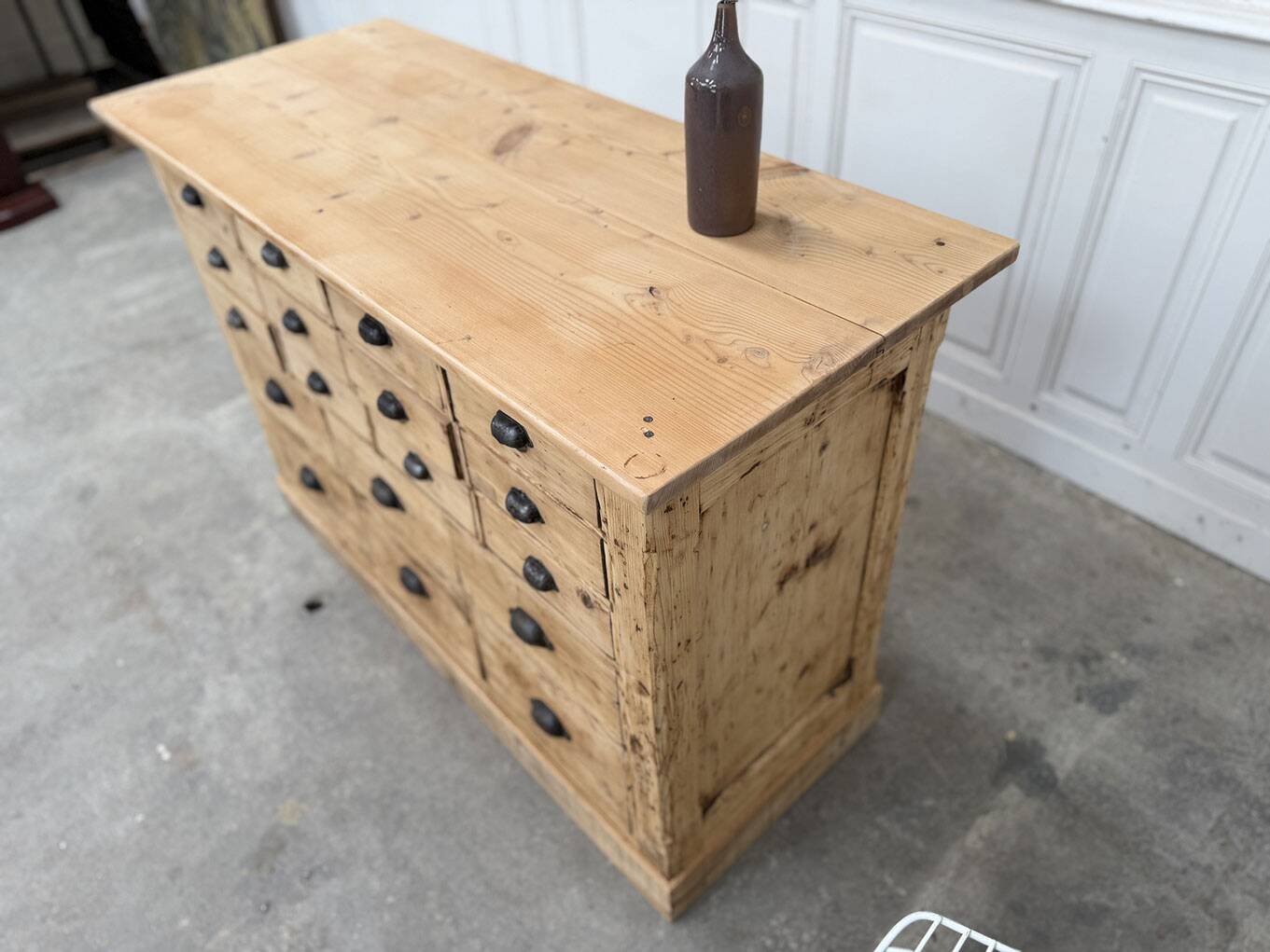 Trade cabinet with 18 drawers from 1900