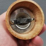 Salt and pepper set with Peugeot grinder.