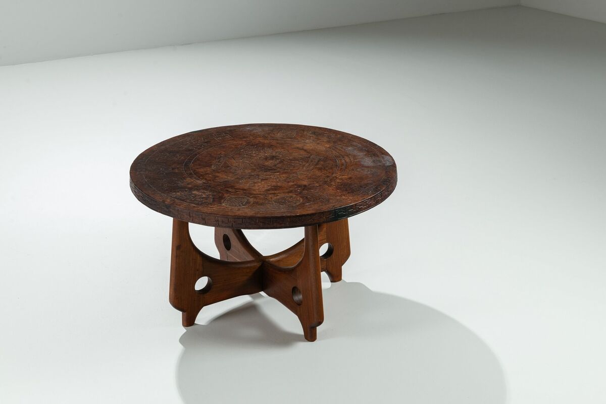 Angel Pazmino round coffee table Muebles de Estilo Ecuador 1960