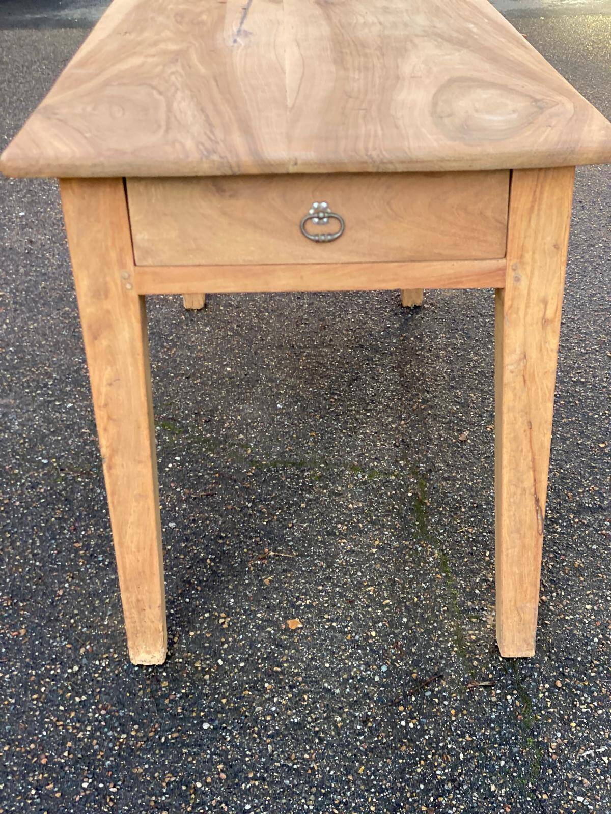 Renovated farmhouse table in solid oak from the 18th century with drawer, 150cm.