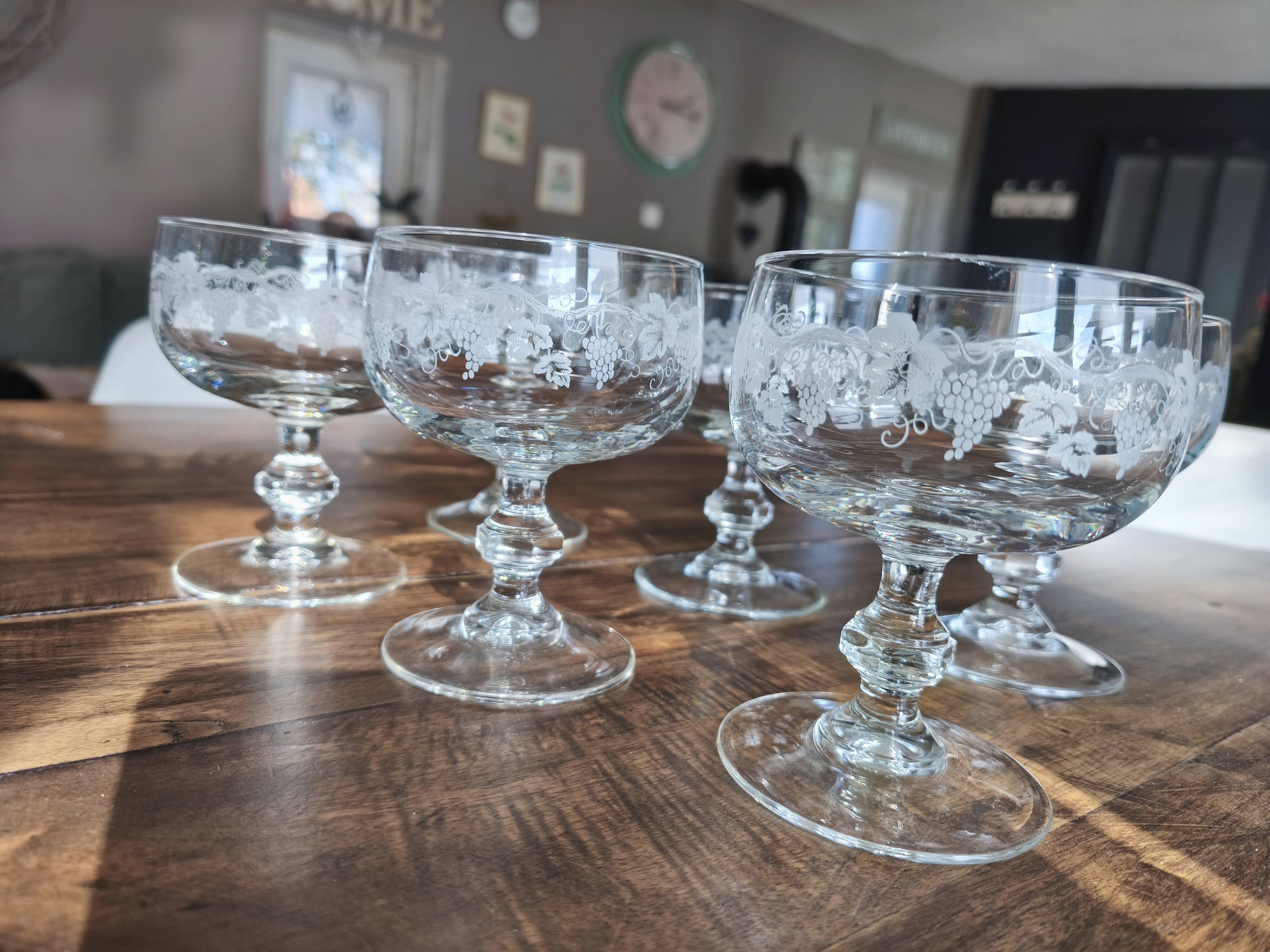 Set of 6 vintage glass champagne glasses with grape cluster filigree