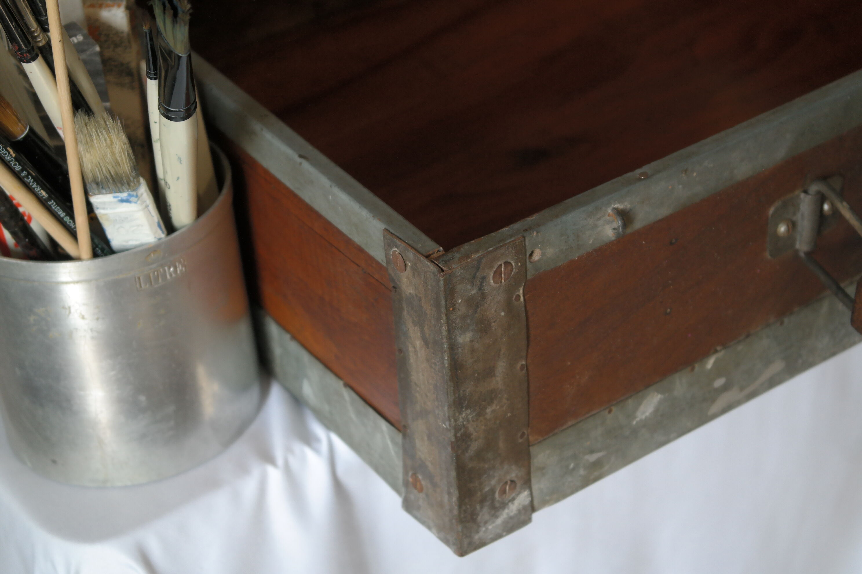 Painter's case in walnut and metal early XX