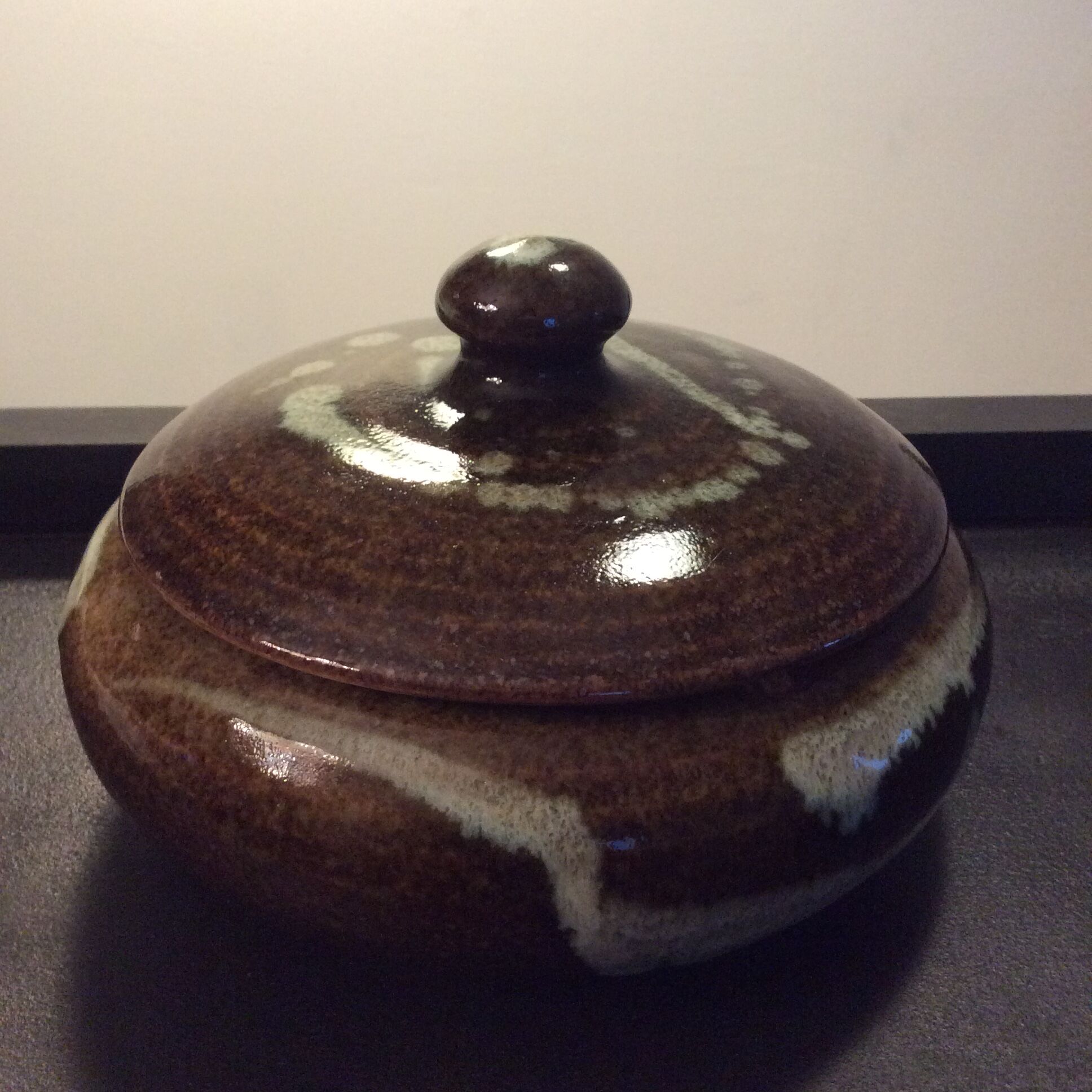 Empty vintage ceramic pocket signed Duguet