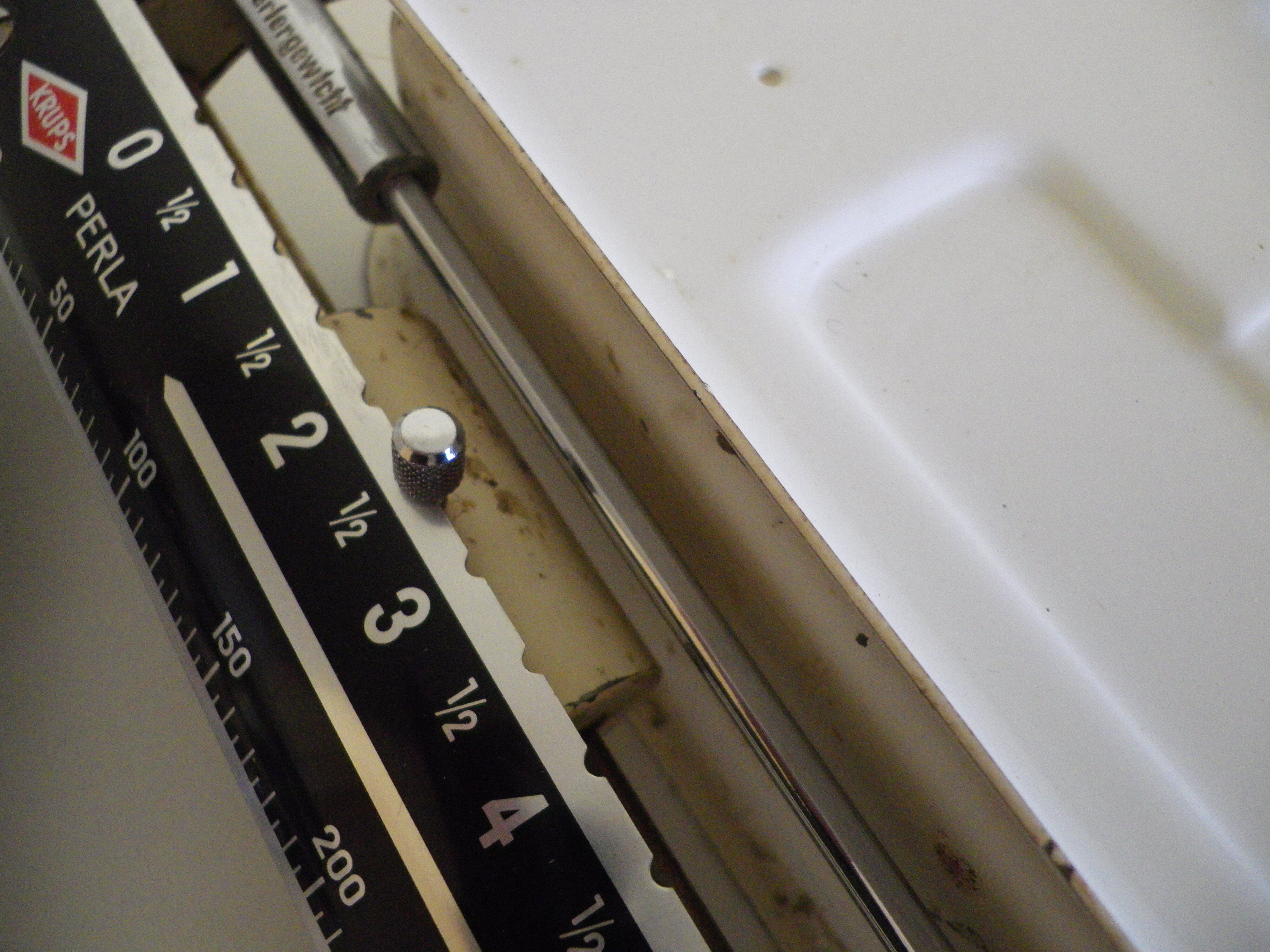 Old metal and chrome metal balance - Krups brand - 1960s