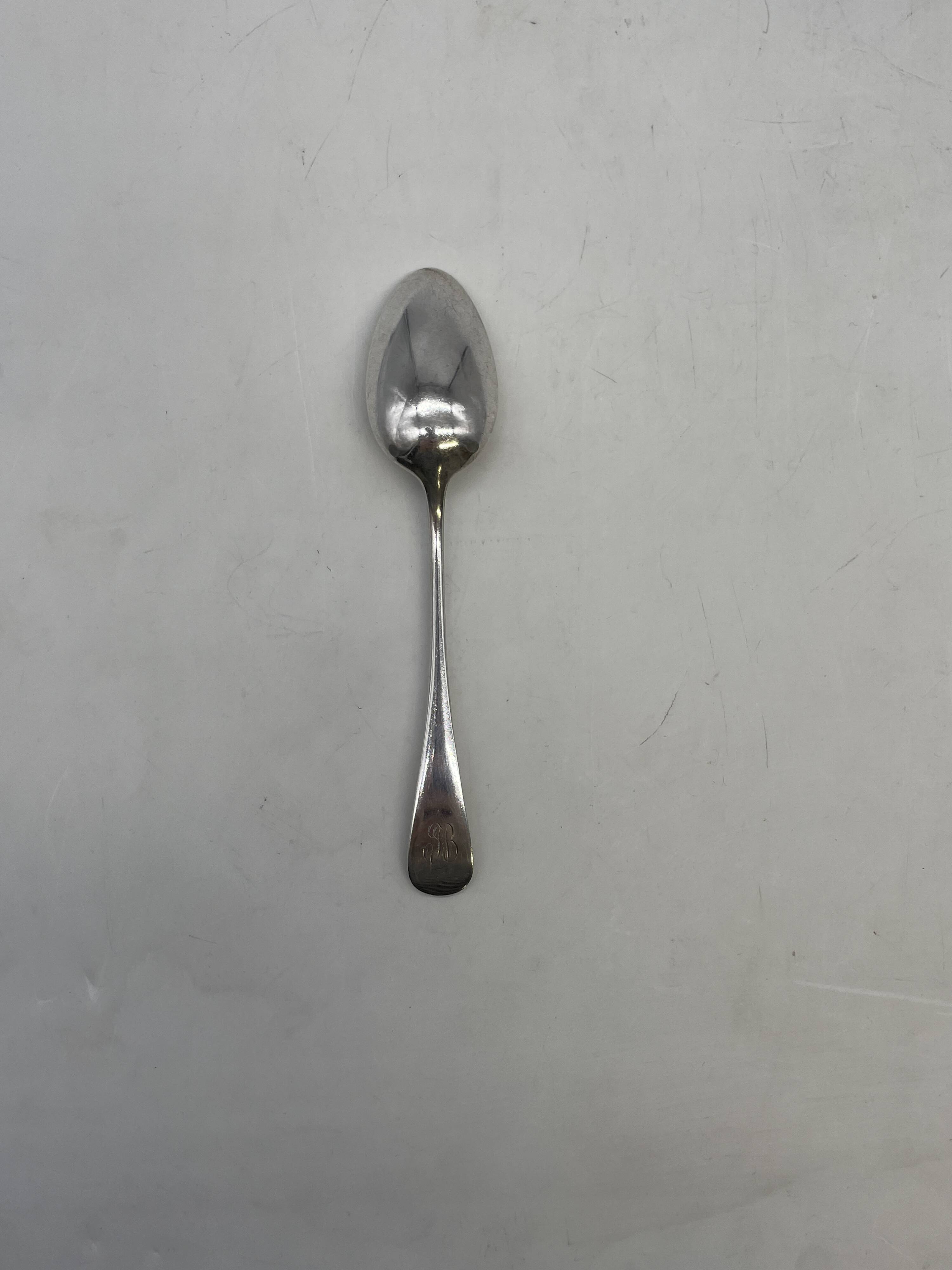 Set of 4 spoons and 2 dessert forks