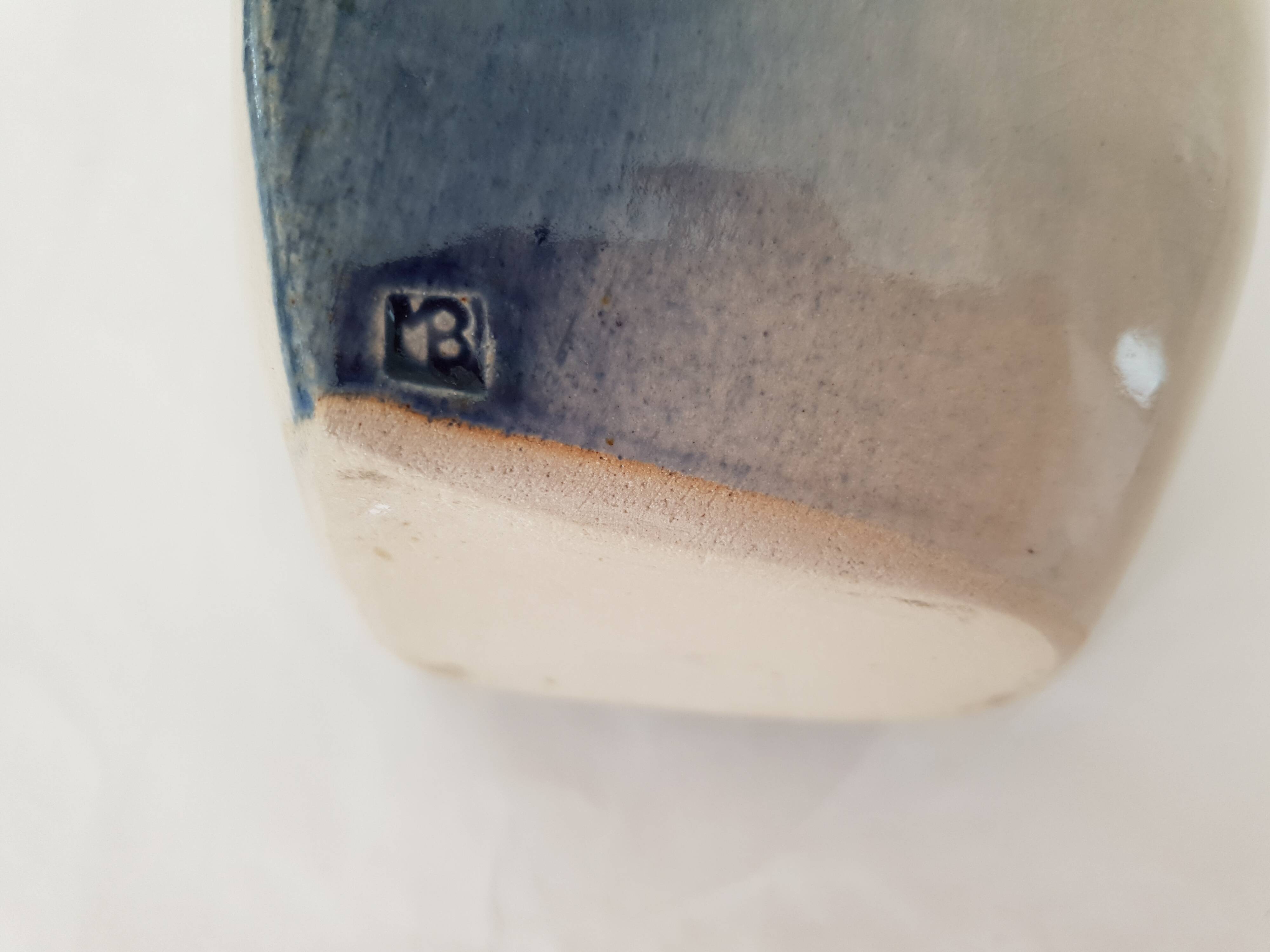 Modern design ceramic vase - Signed MB (Signature to be identified)