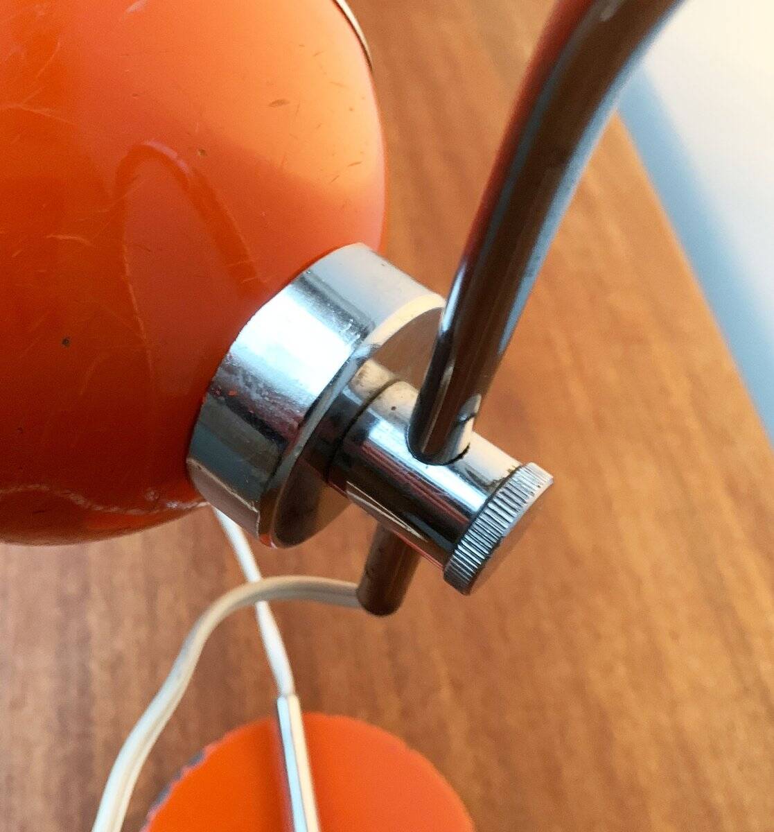 Vintage Italian magnetic table lamp from the space age.