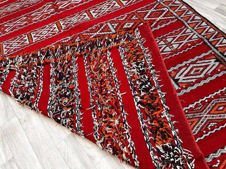 Zemmouri Kilim Rug, Flat Weave Berber Rug, Handmade Moroccan Rug, Home Decor