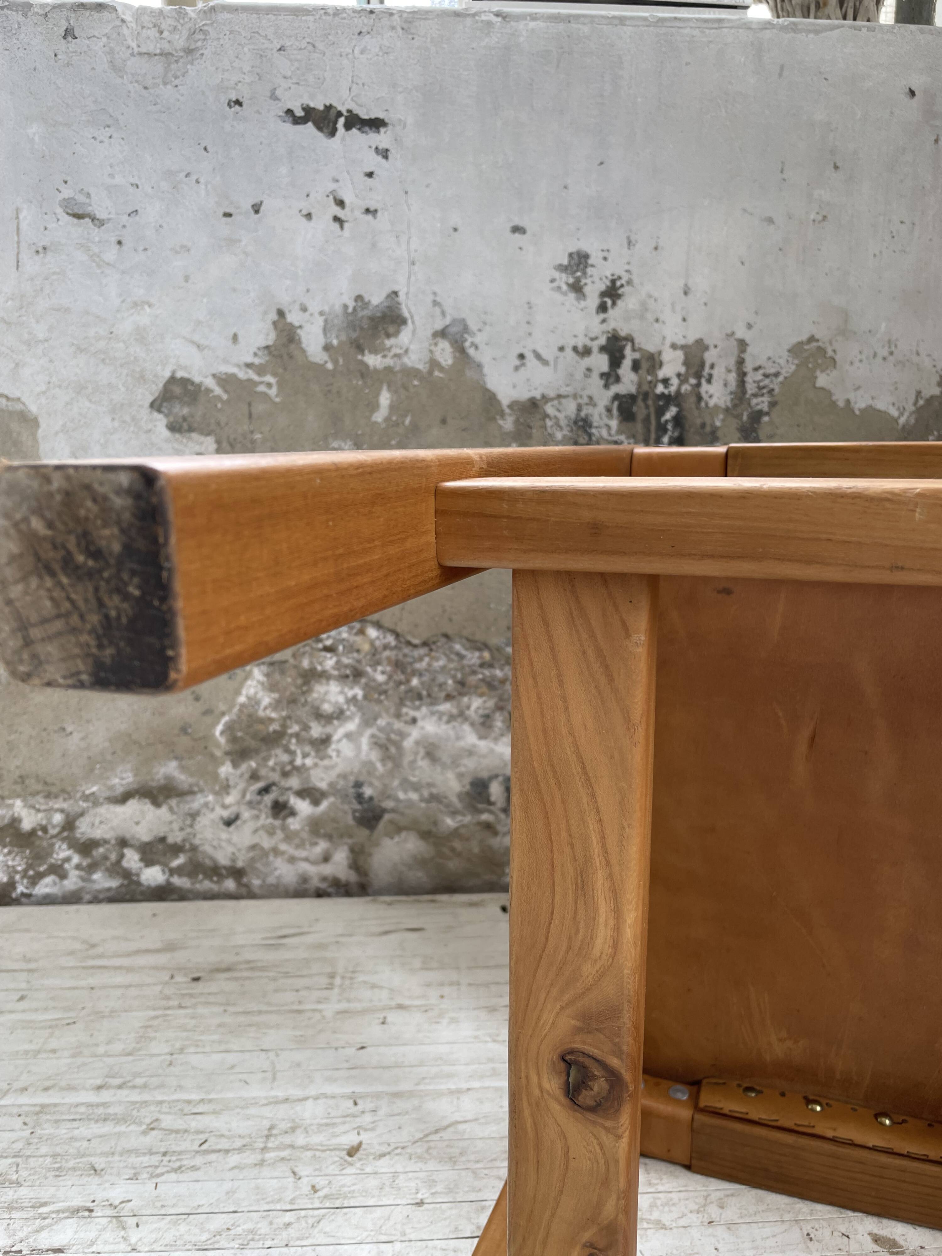 Solid elm and leather stool Maison Regain