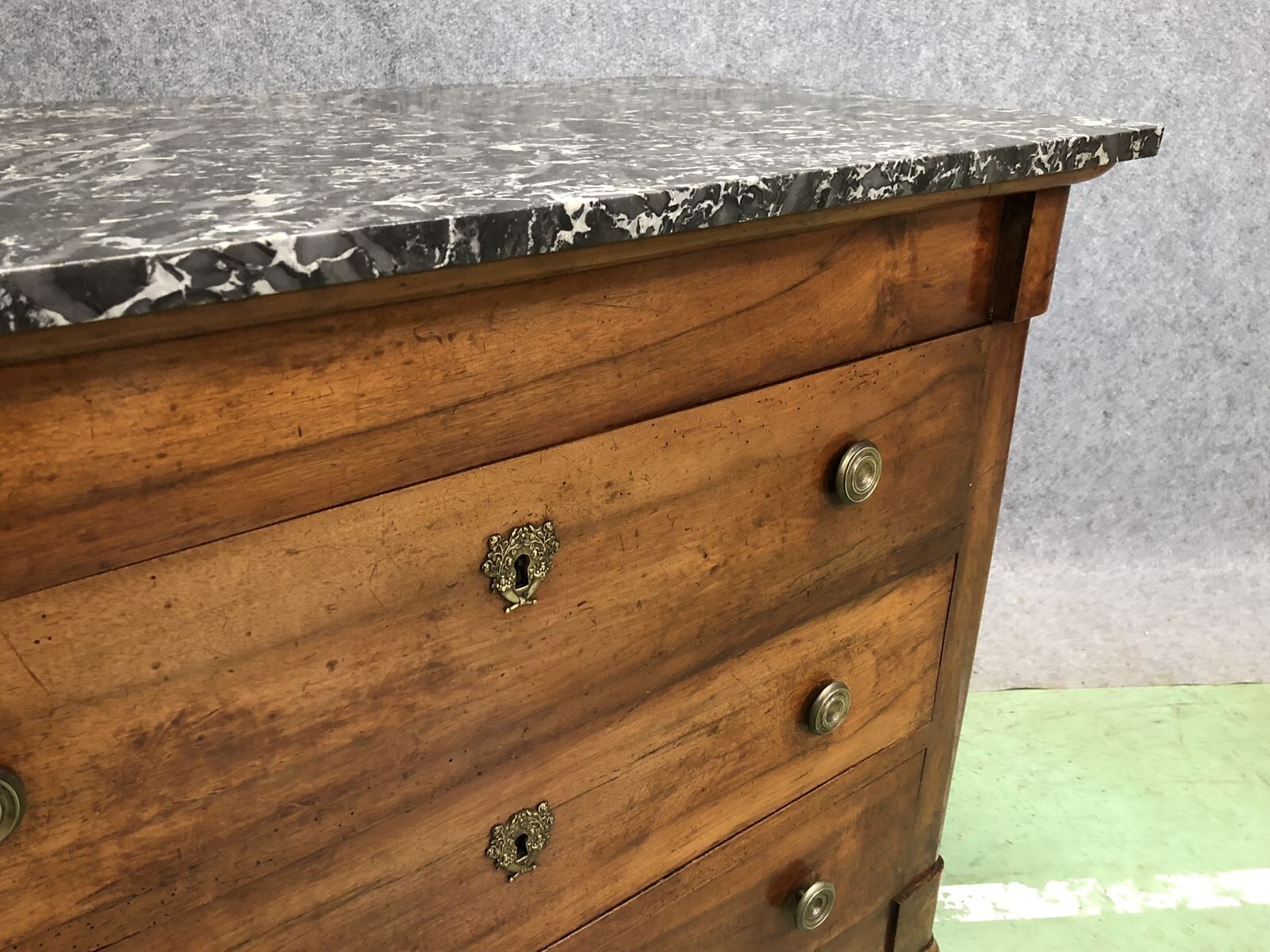 Chest of drawer restoration XIXth Walnut