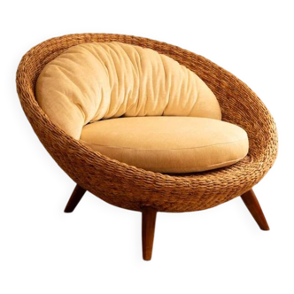 Round rattan armchair
