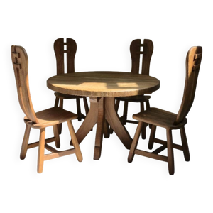 Salle a manger brutaliste - massif