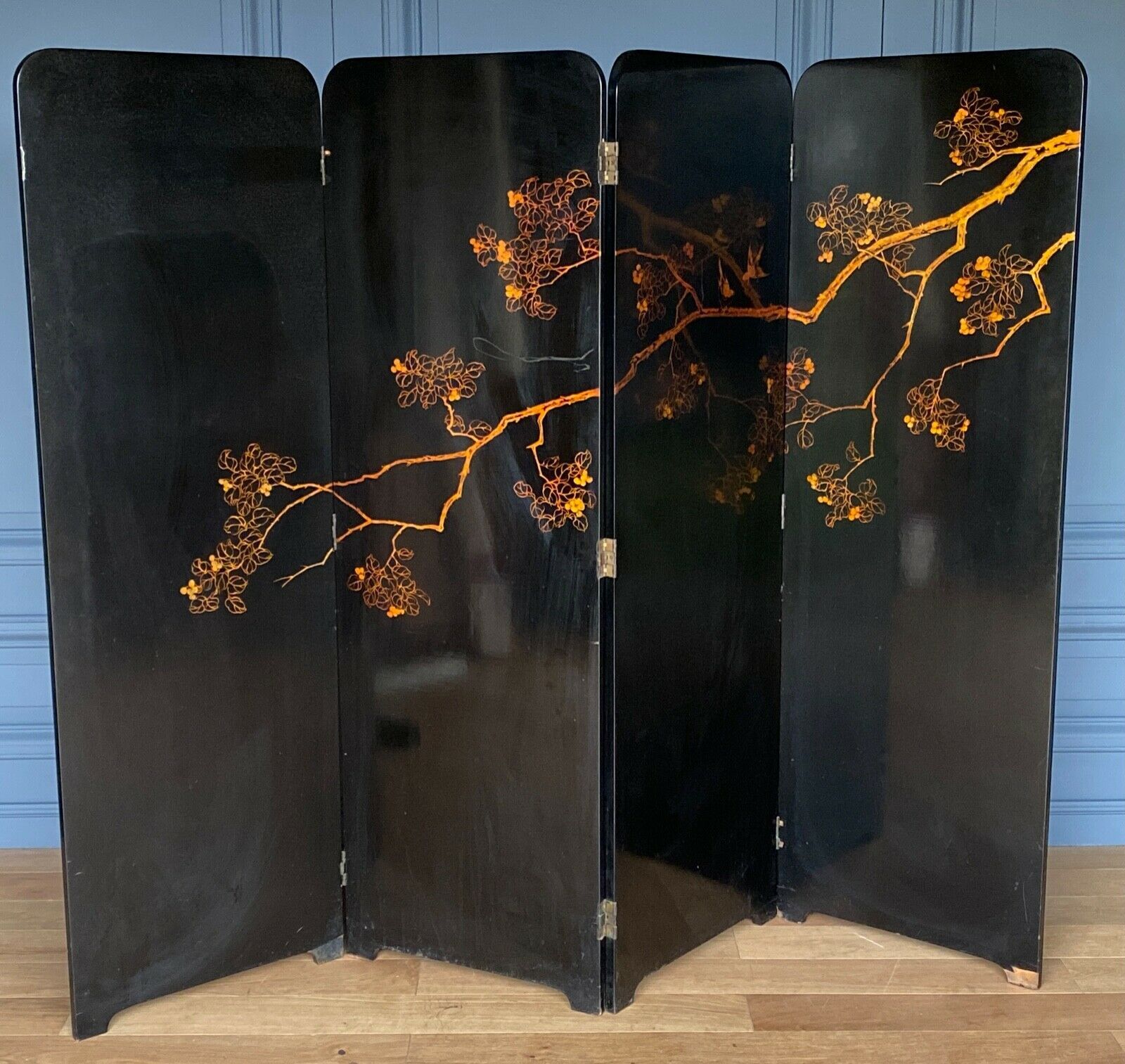 Lacquer screen 1900 4 leaves china tops