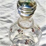 Carafe ancienne avec bouchon en verre et avec ses fleurs émaillées