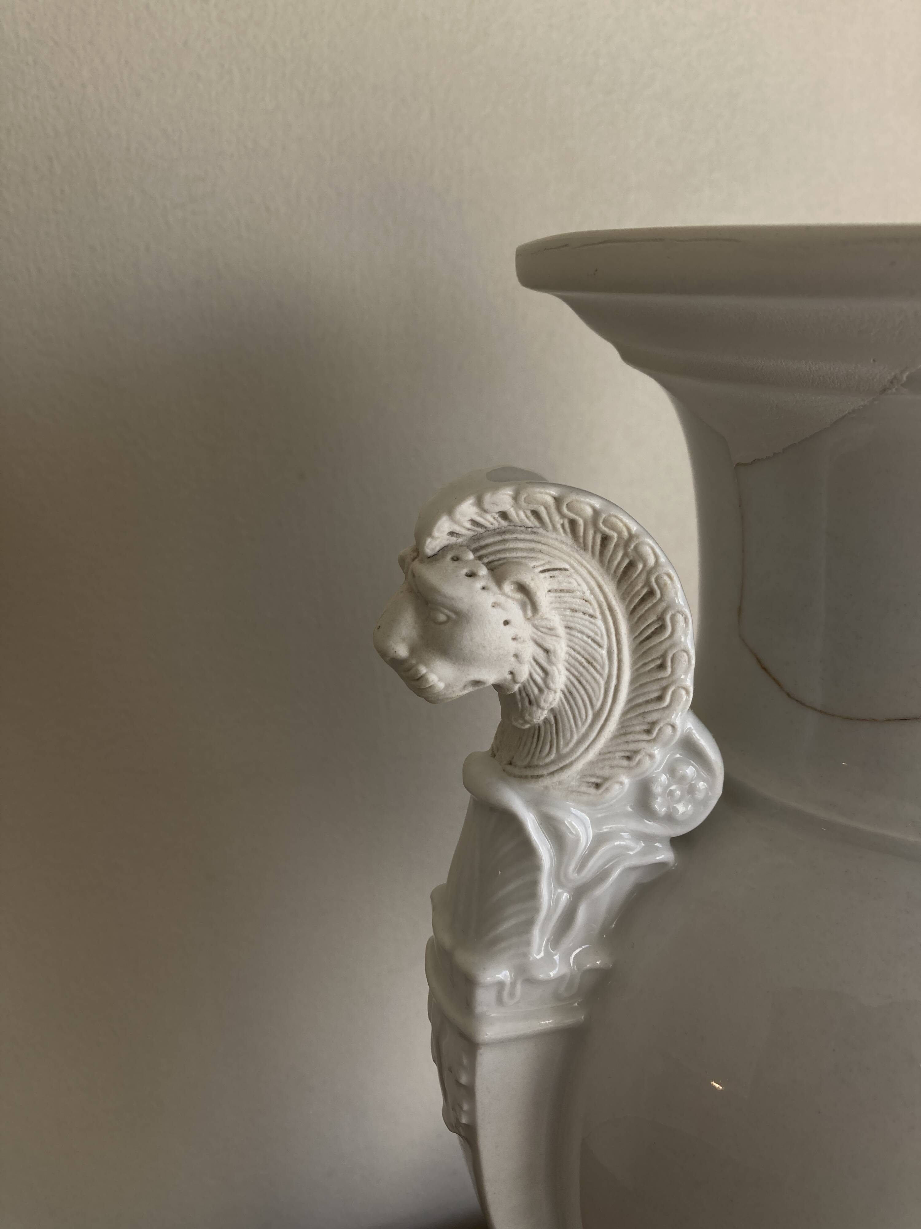 XXL white lion head neo-classical amphora vase from the Empire Consulate.