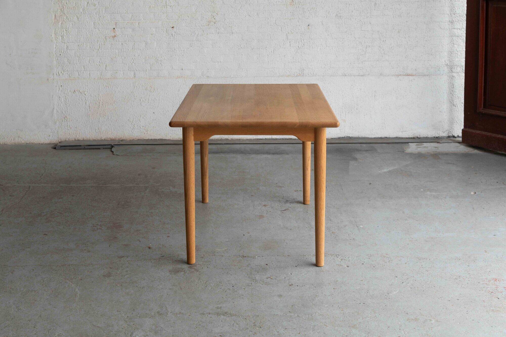 Table à manger par Brødrene Andersen Mobelsnedkeri