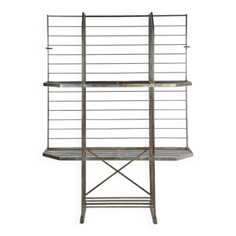 Metal bakery rack