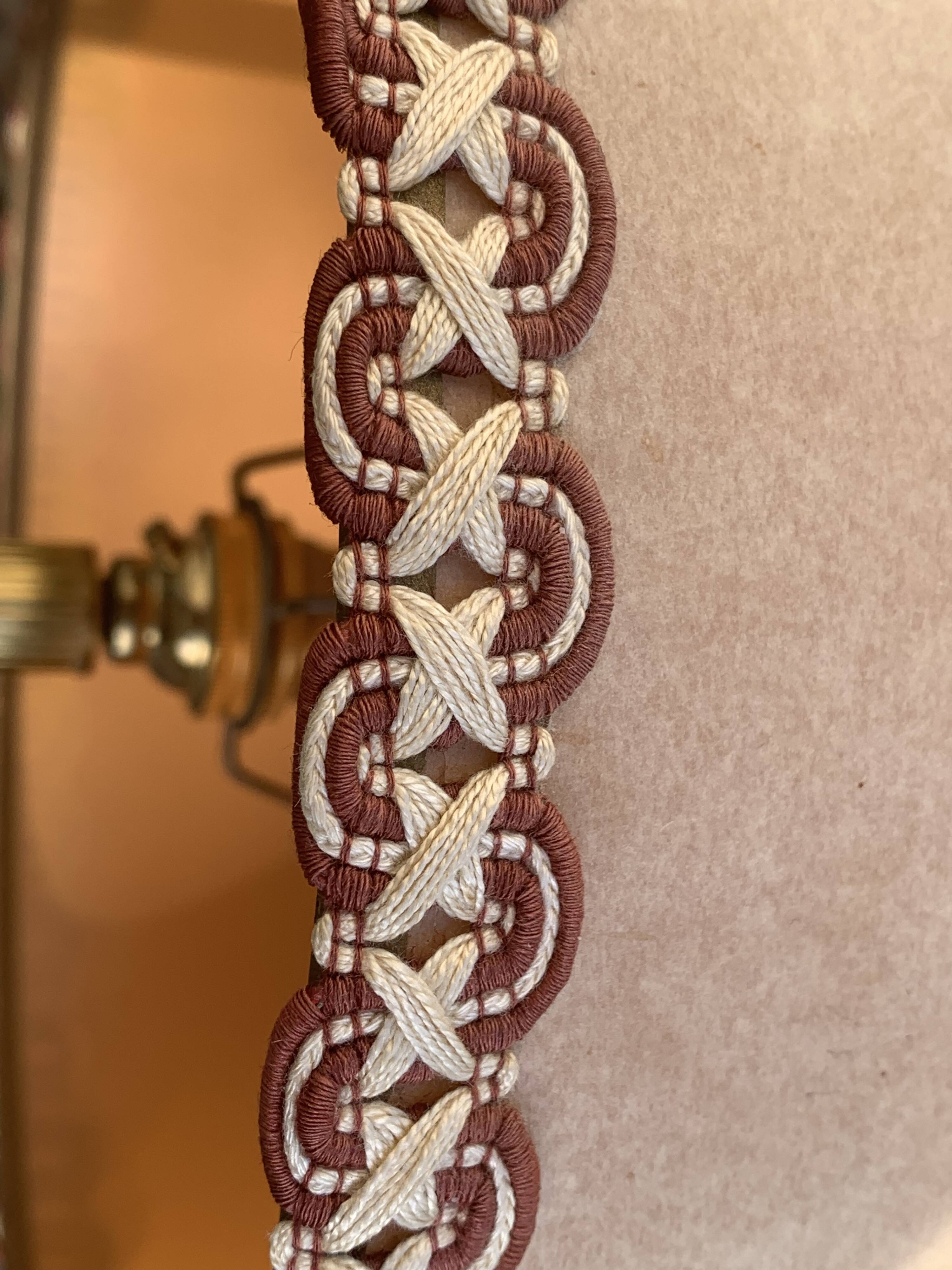 Table lamp, bedside lamp in golden brass, column feet, beige lampshade with trimmings, vintage