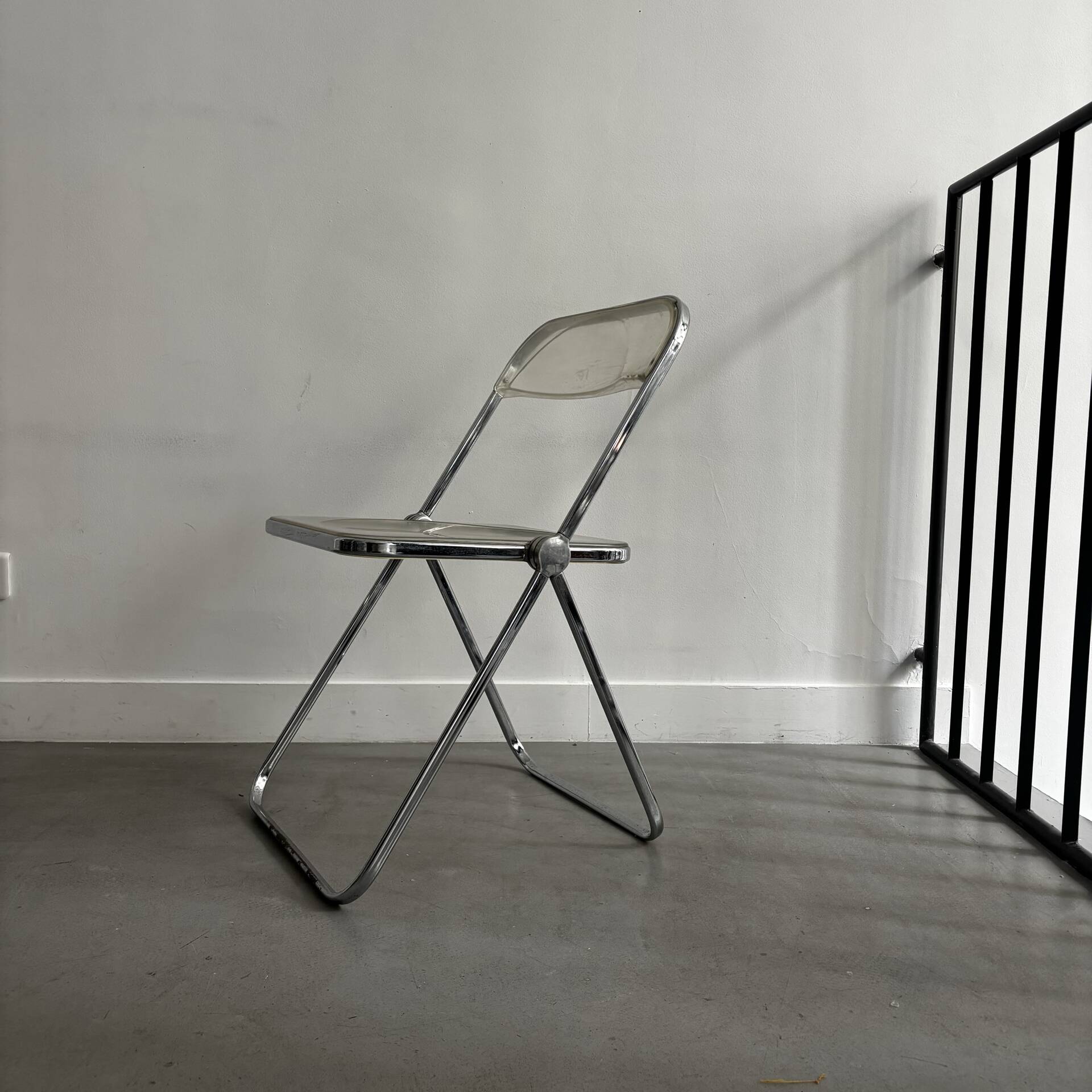 Chaises  «  Plia » par Giancarlo Piretti pour Castelli